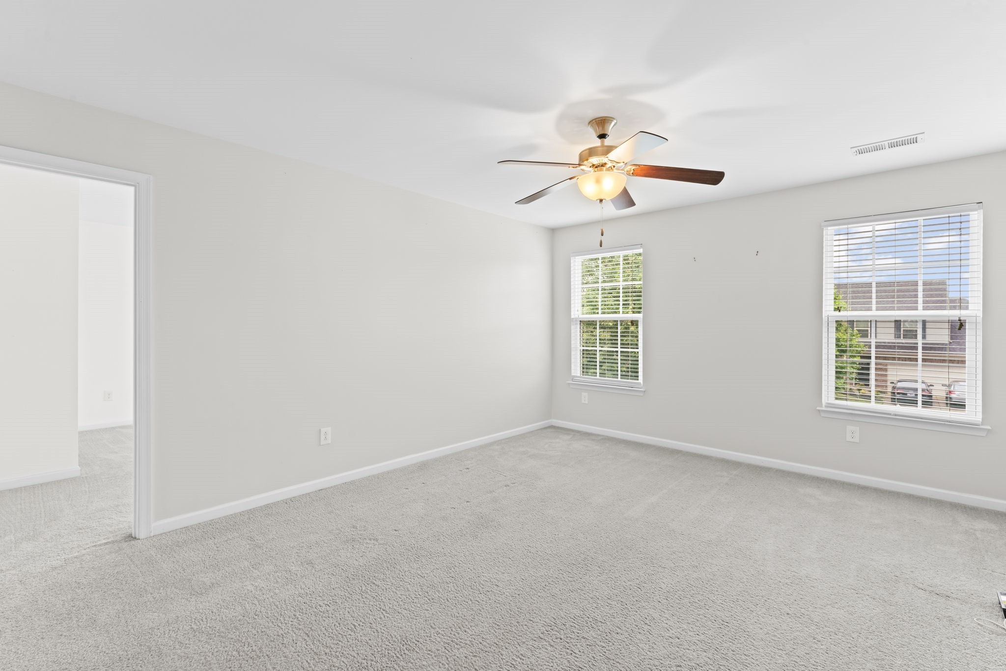 2207 Ambergate Dr