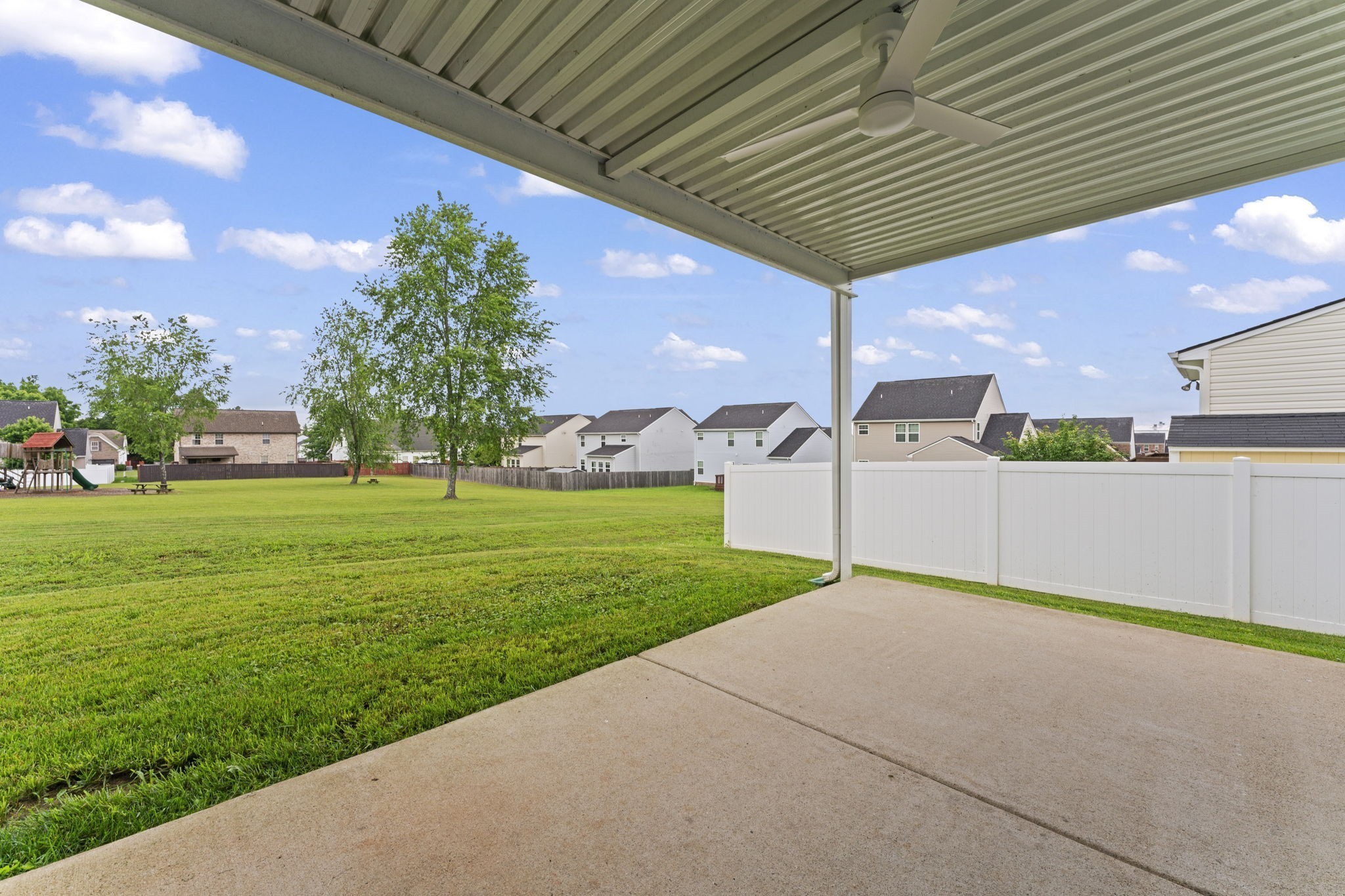2207 Ambergate Dr