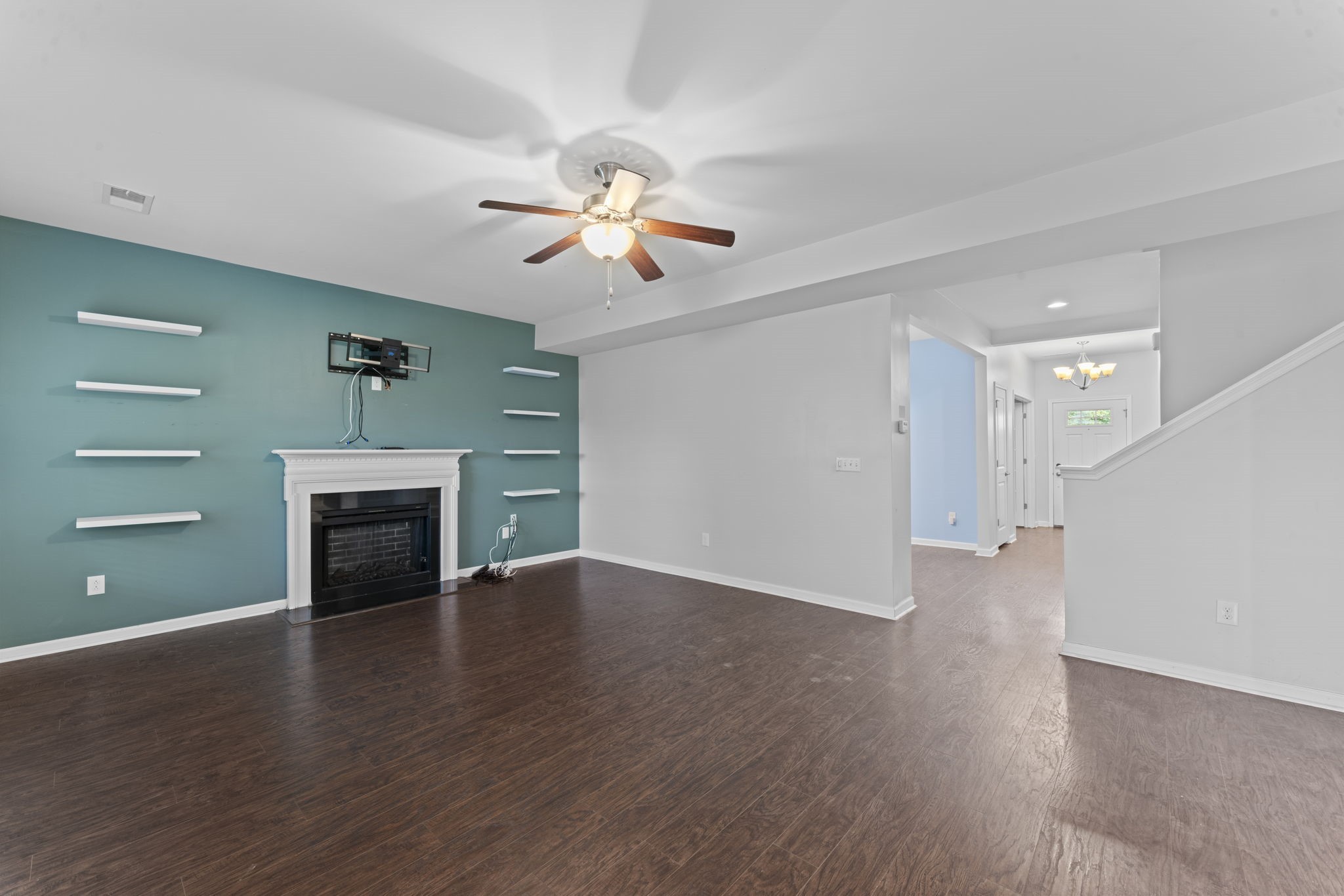 2207 Ambergate Dr