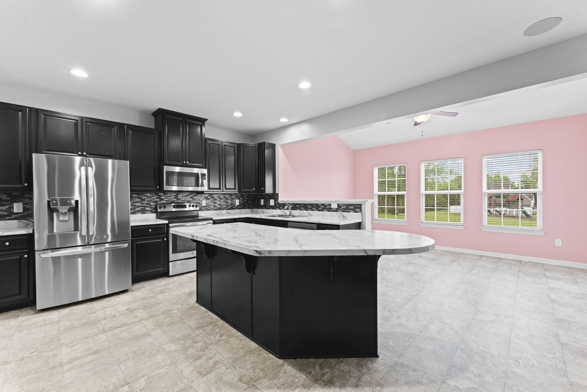 2207 Ambergate Dr