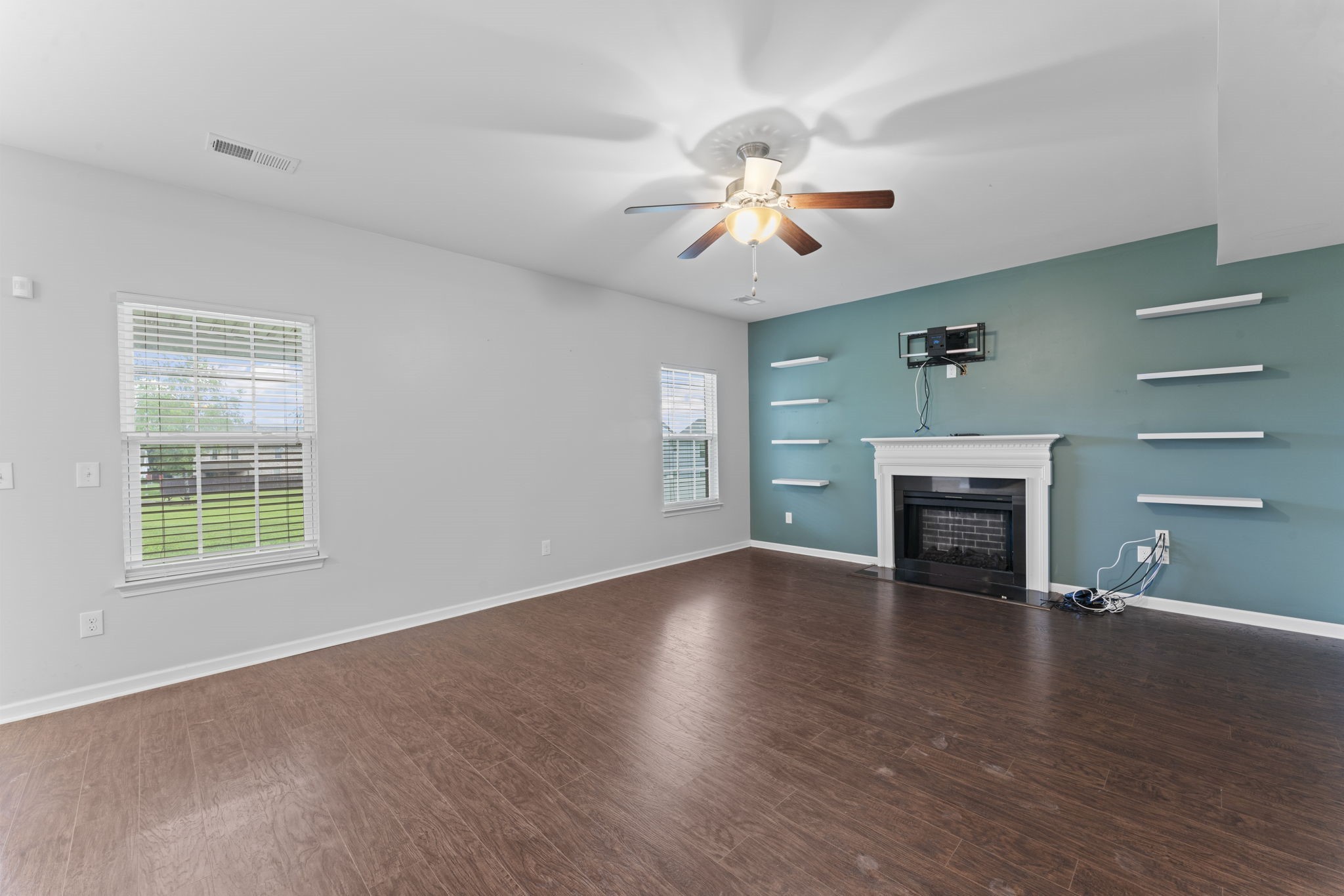 2207 Ambergate Dr
