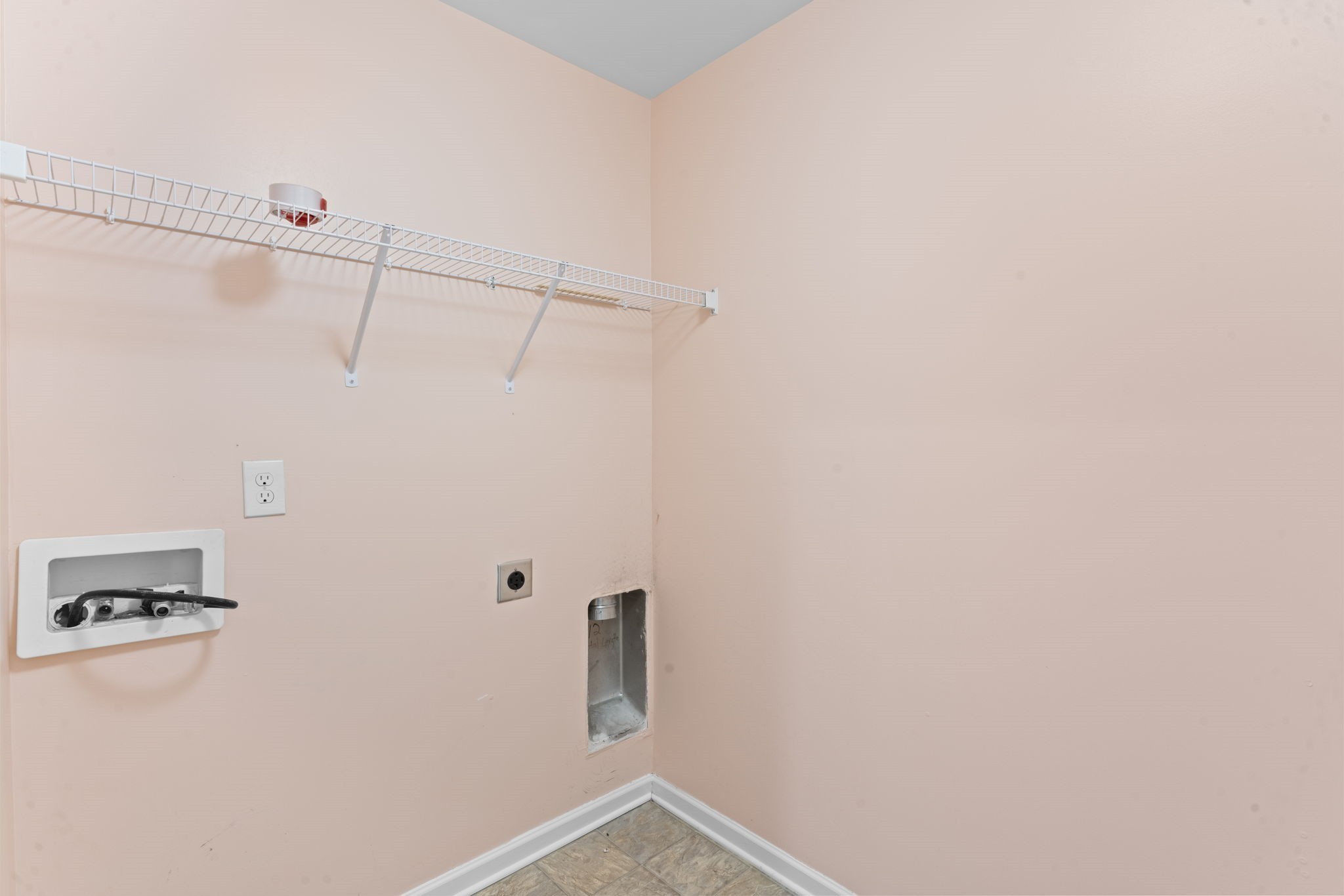 2207 Ambergate Dr