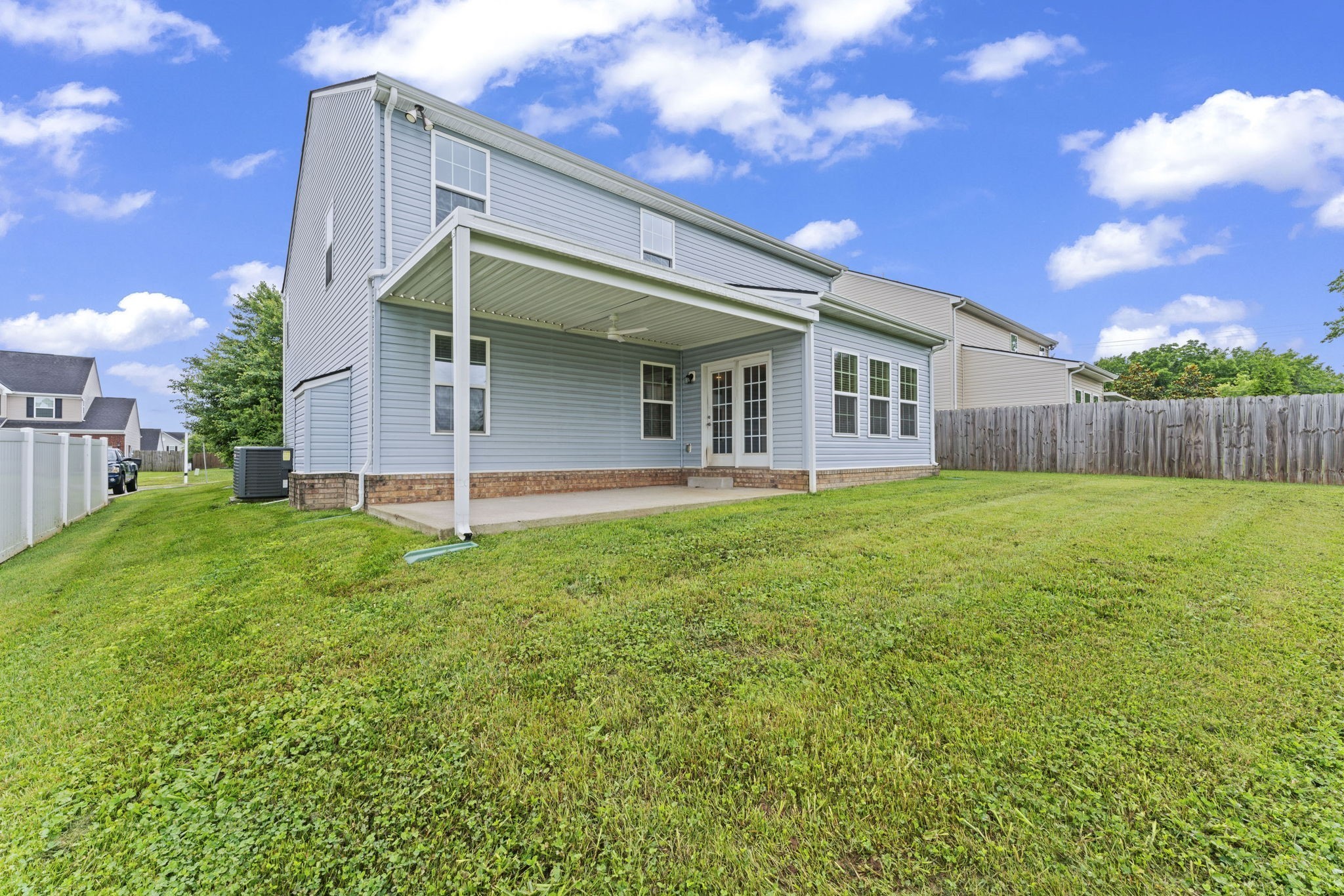 2207 Ambergate Dr