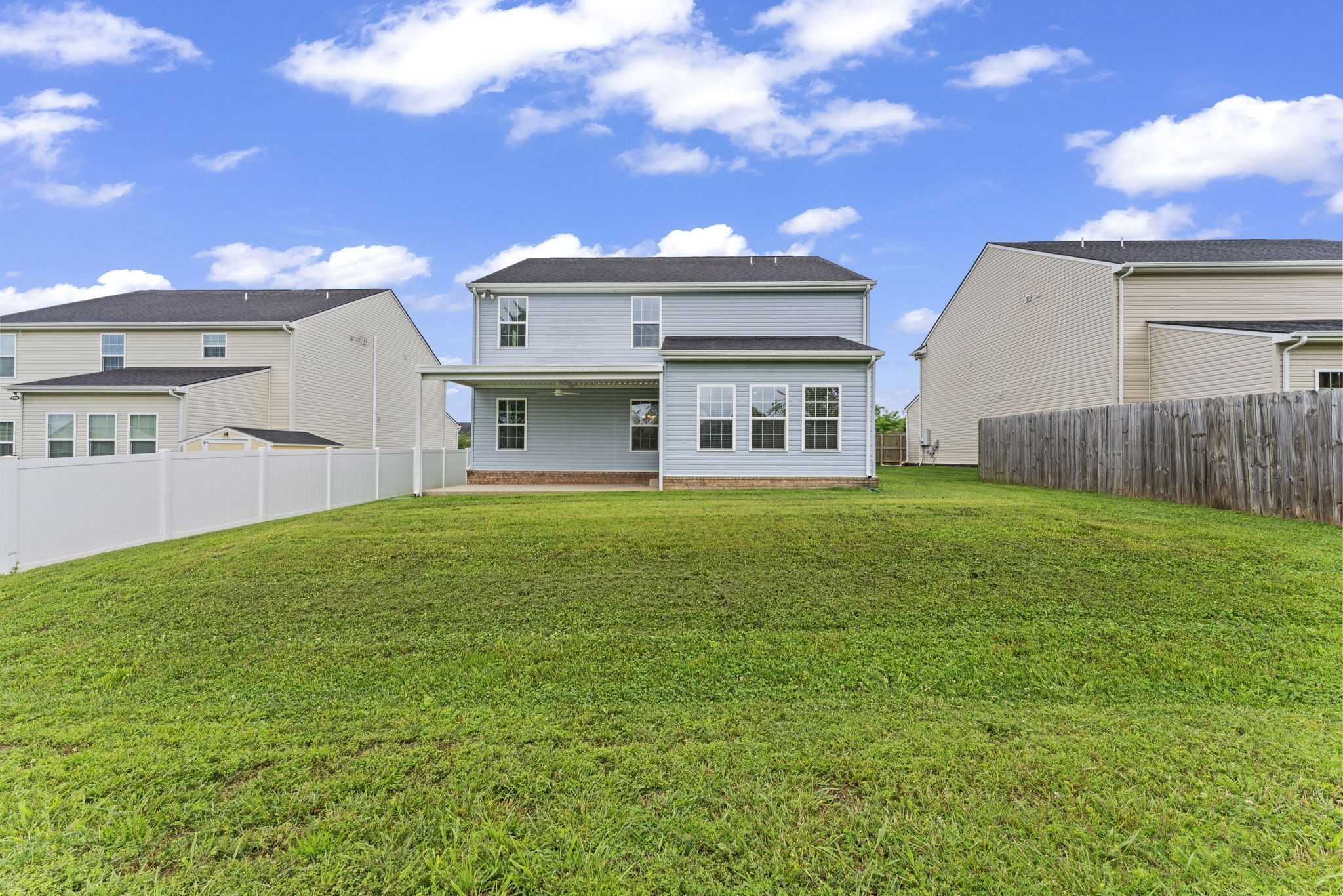 2207 Ambergate Dr