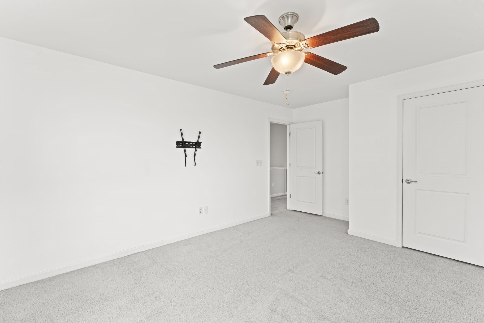 2207 Ambergate Dr