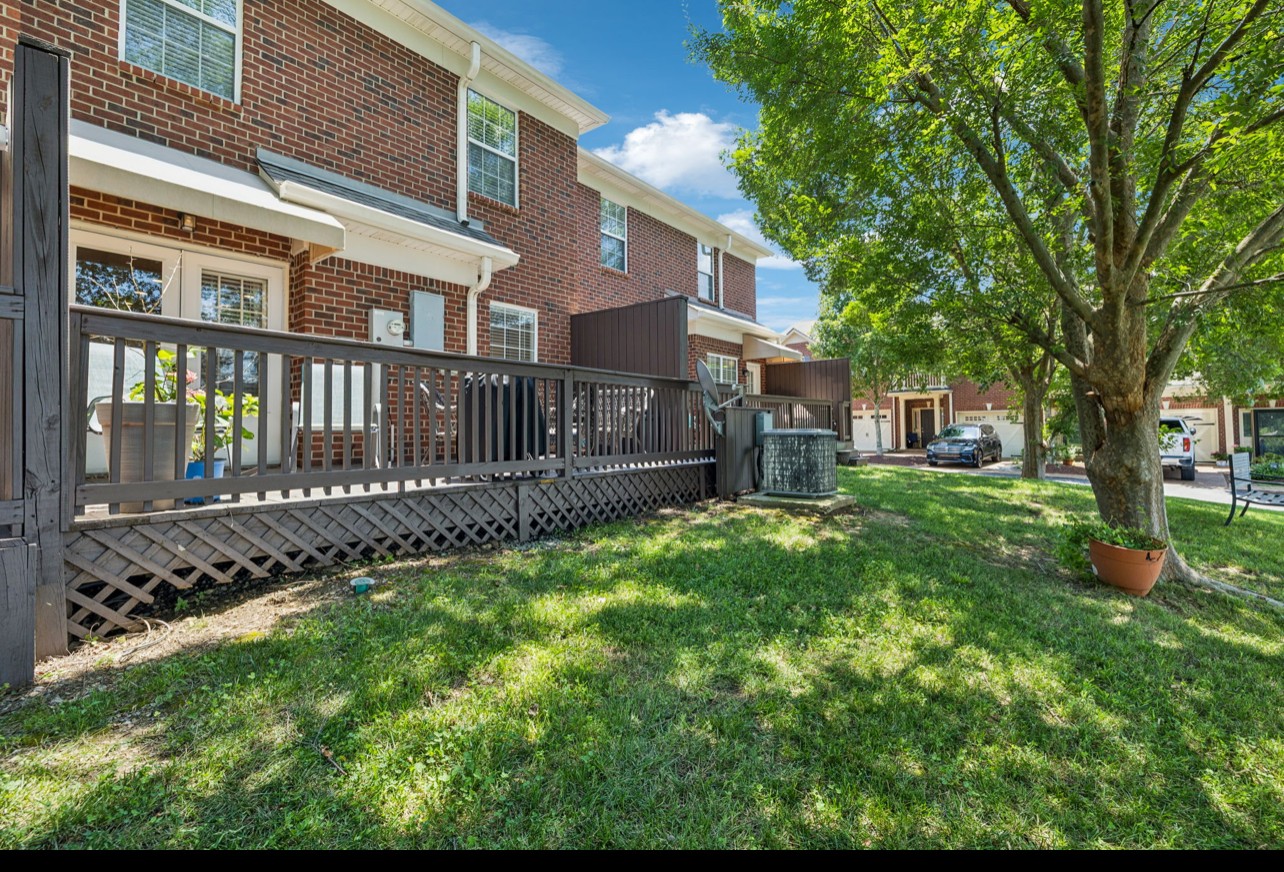 1815 Brentwood Pointe