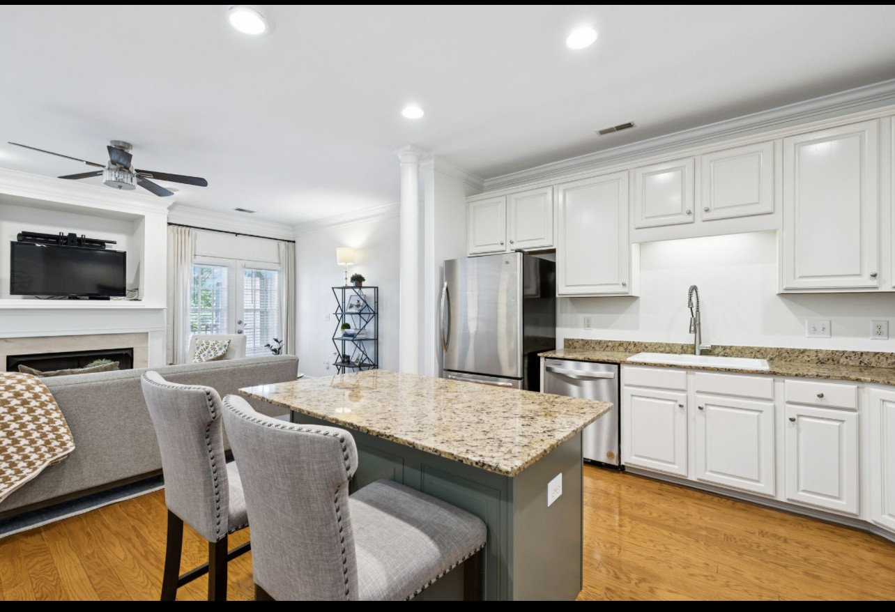 1815 Brentwood Pointe