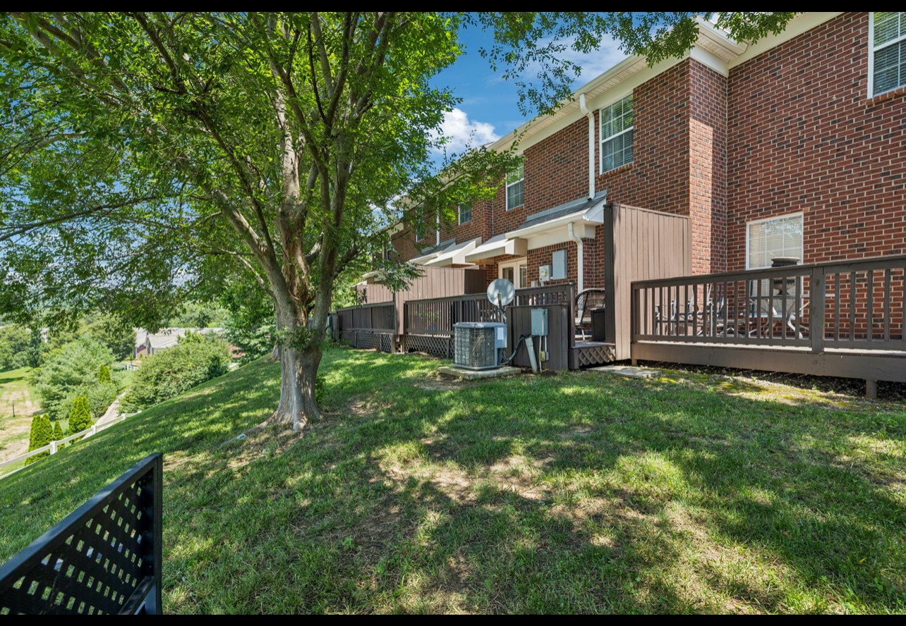 1815 Brentwood Pointe