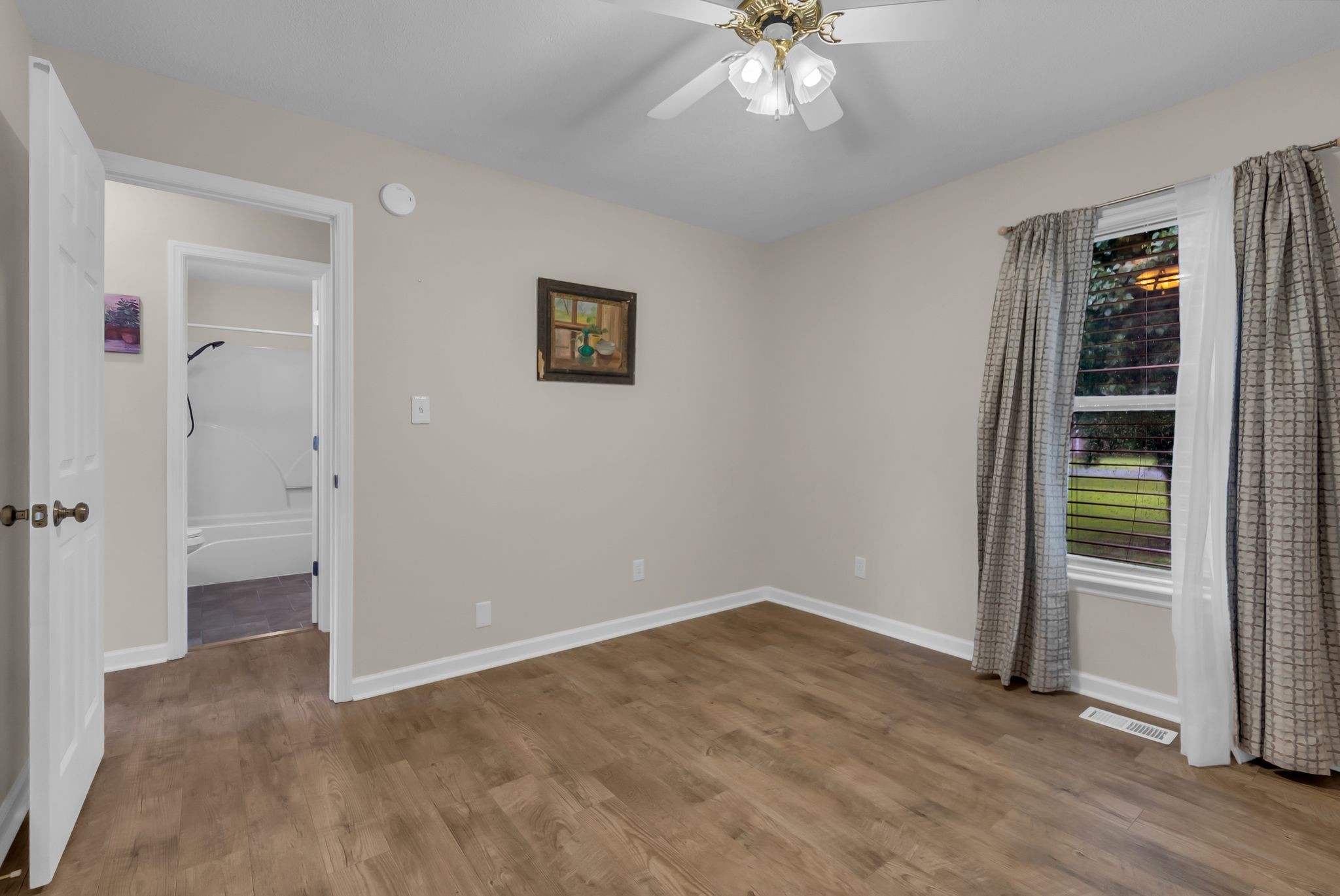 4 Clayton Acres Cir