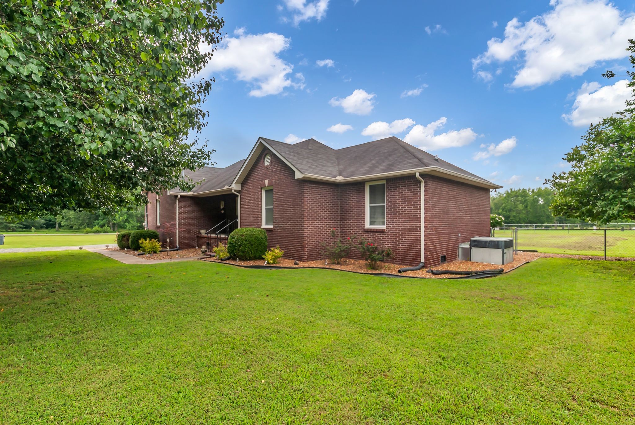 4 Clayton Acres Cir