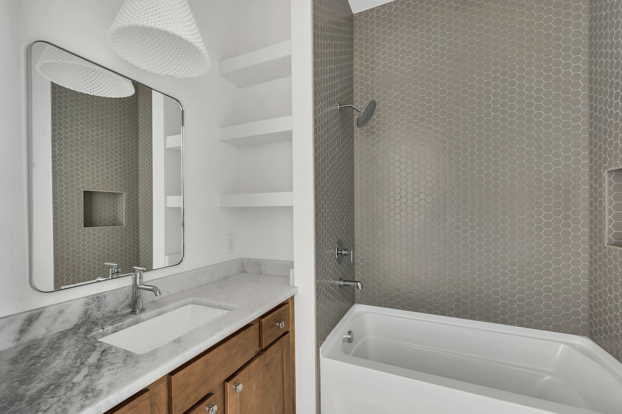 18 Willis St Unit: C