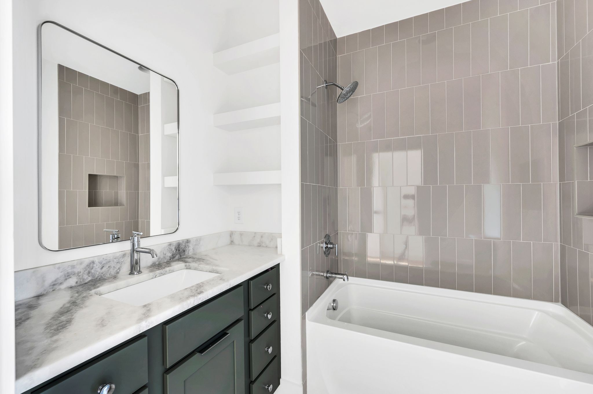 18 Willis St Unit: C