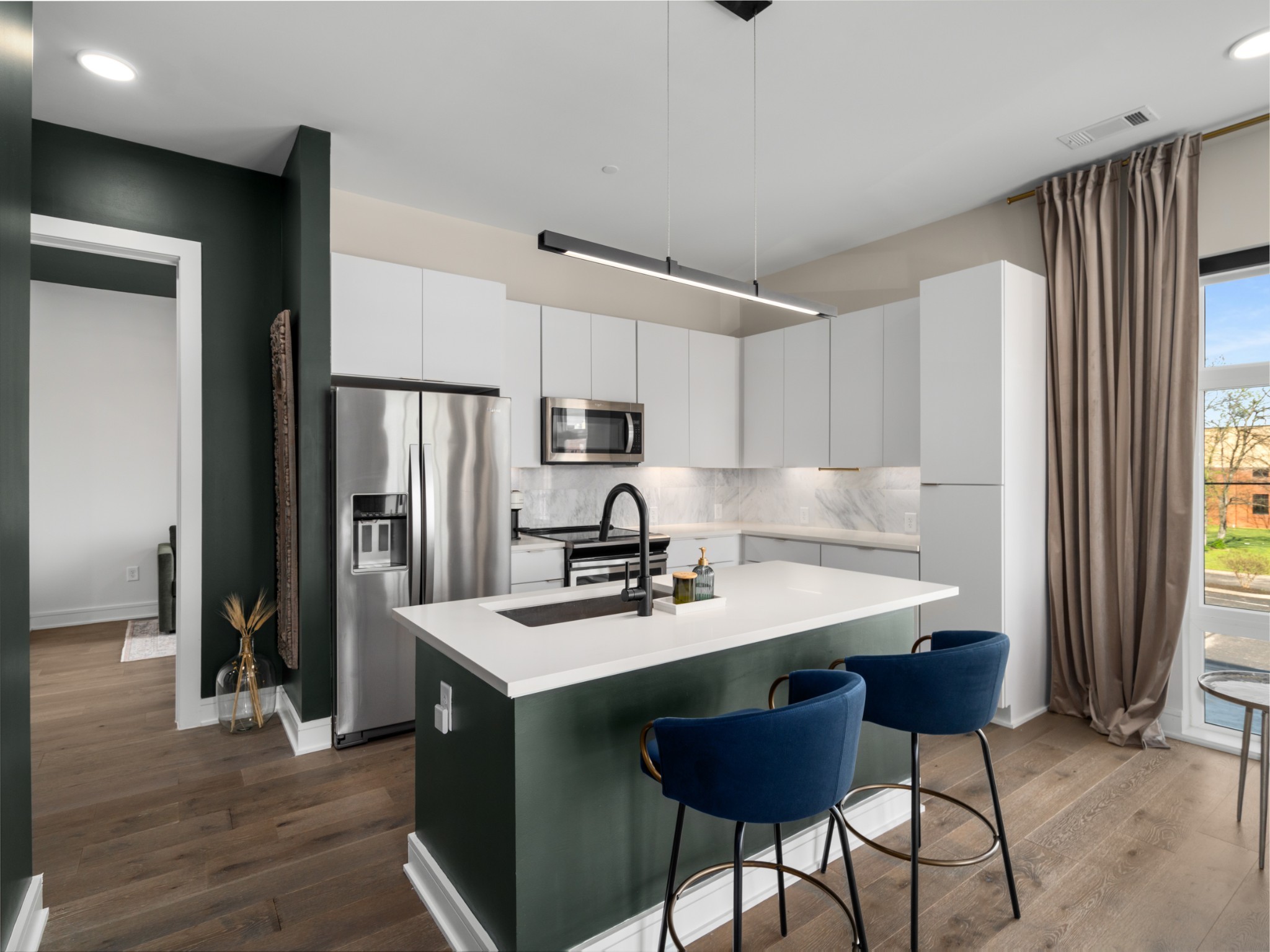 1125 10th Ave, N Unit: 202