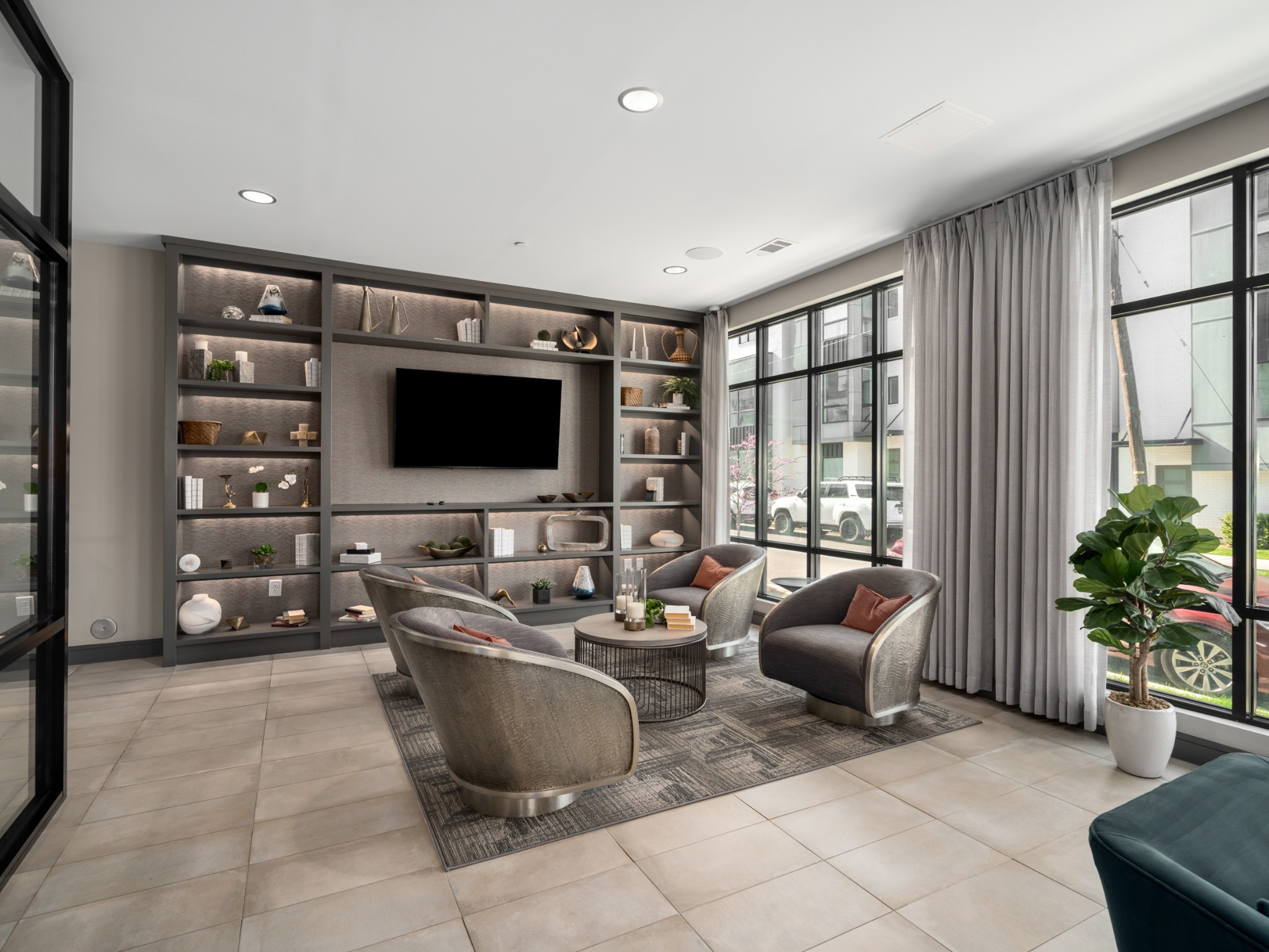 1125 10th Ave, N Unit: 202