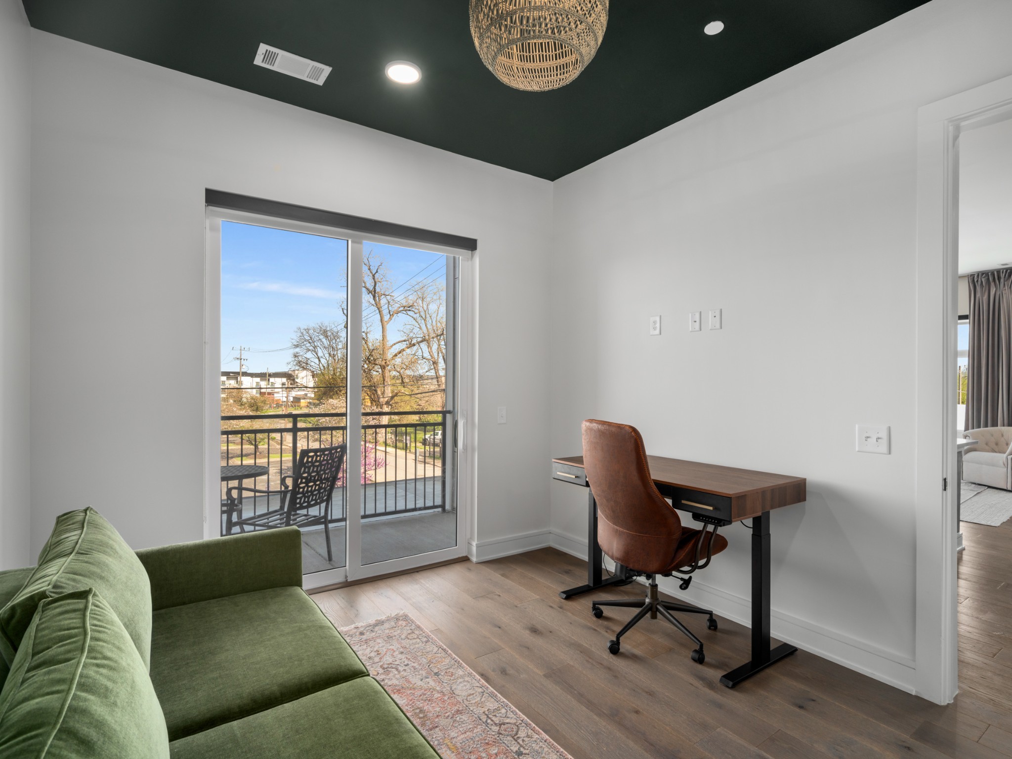 1125 10th Ave, N Unit: 202