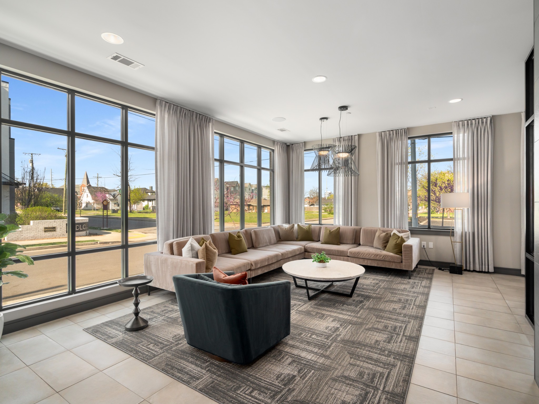 1125 10th Ave, N Unit: 202