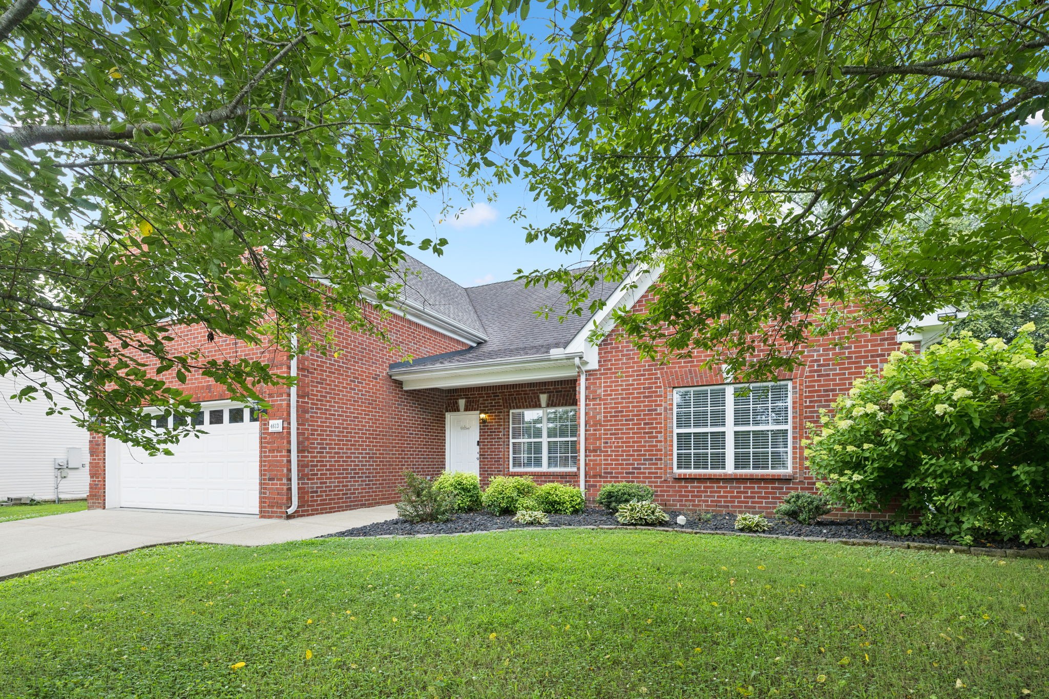 4613 Scottish Dr