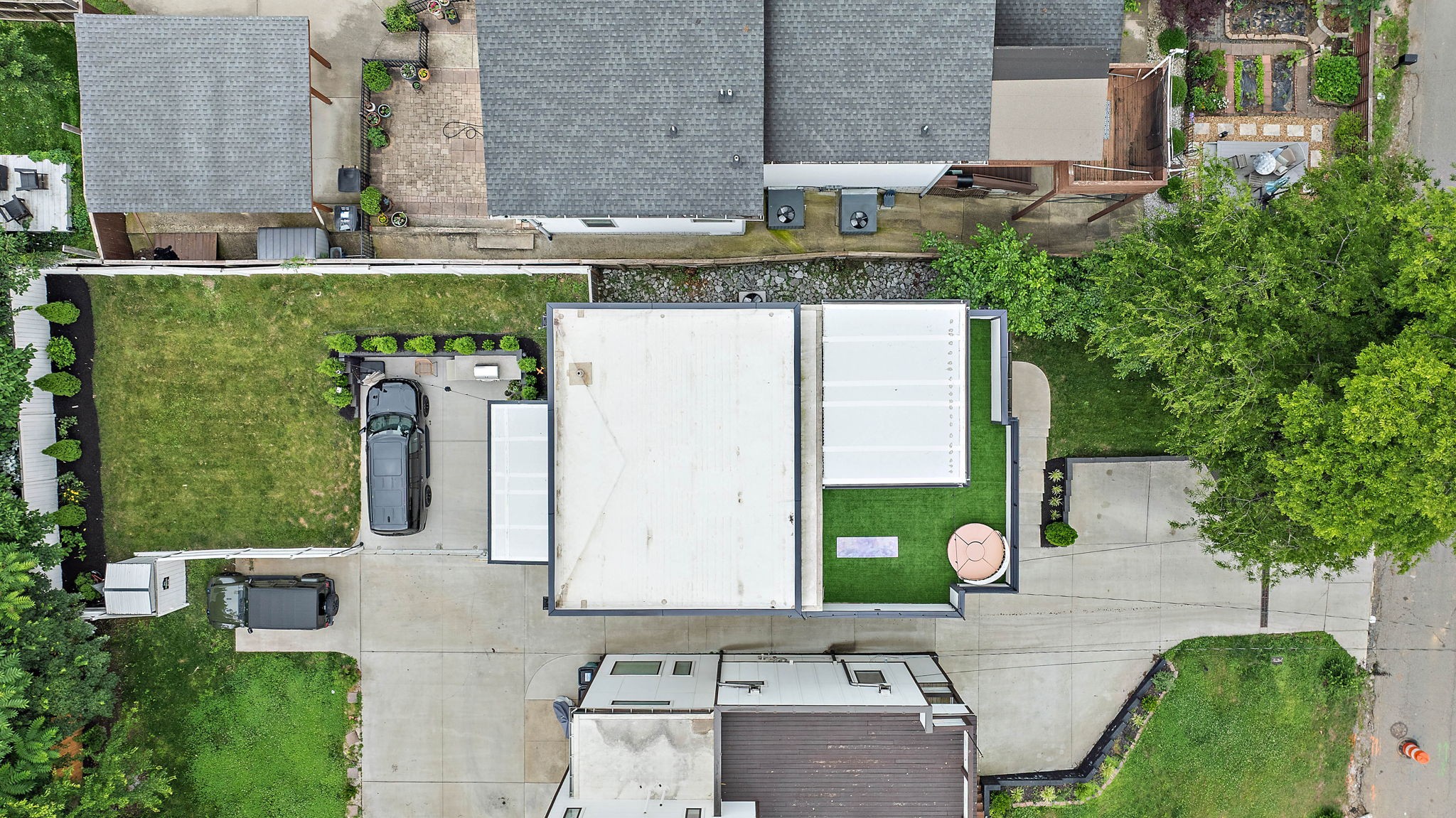 409 Moore Ave