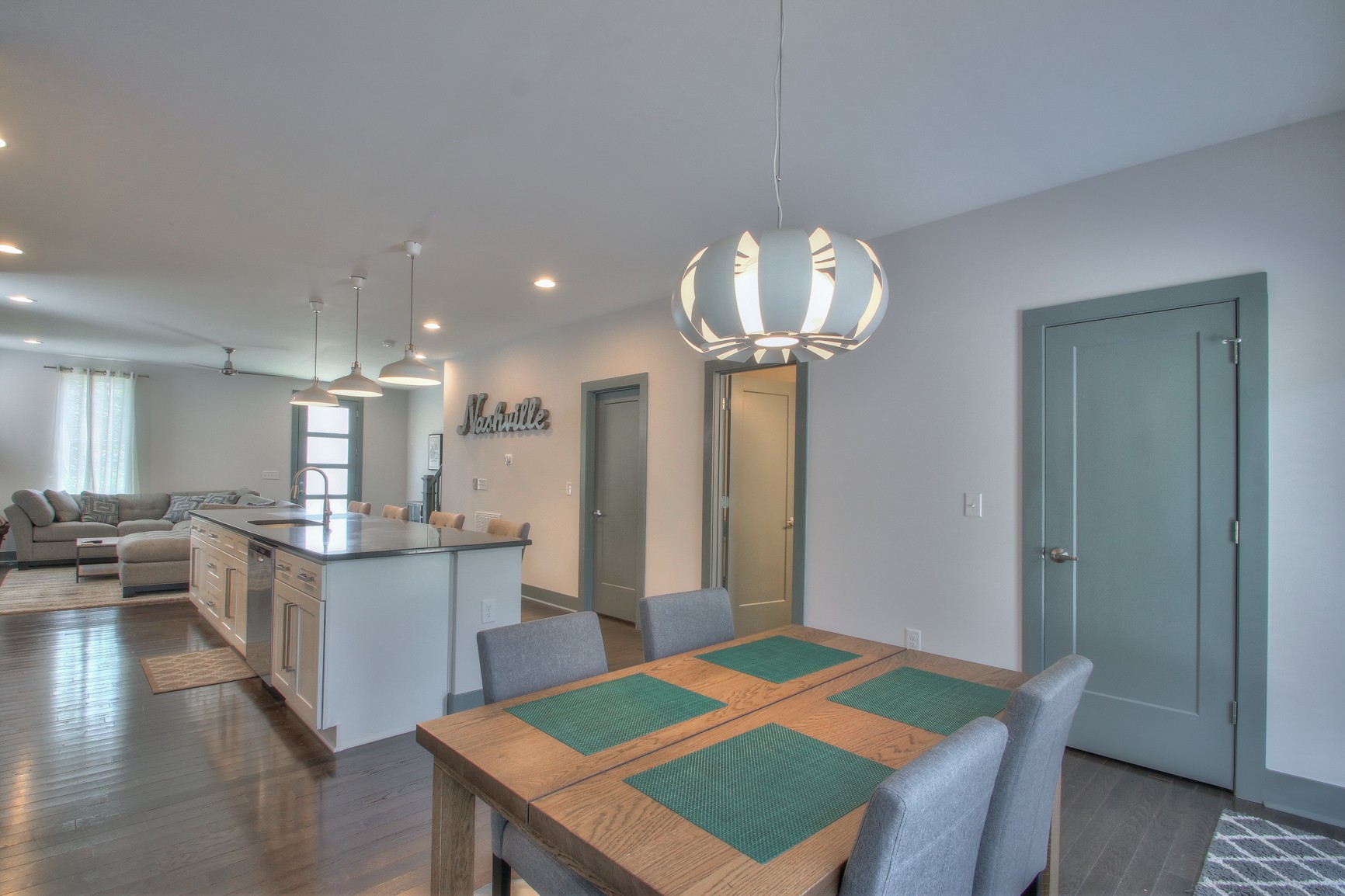 1617 Straightway Ave