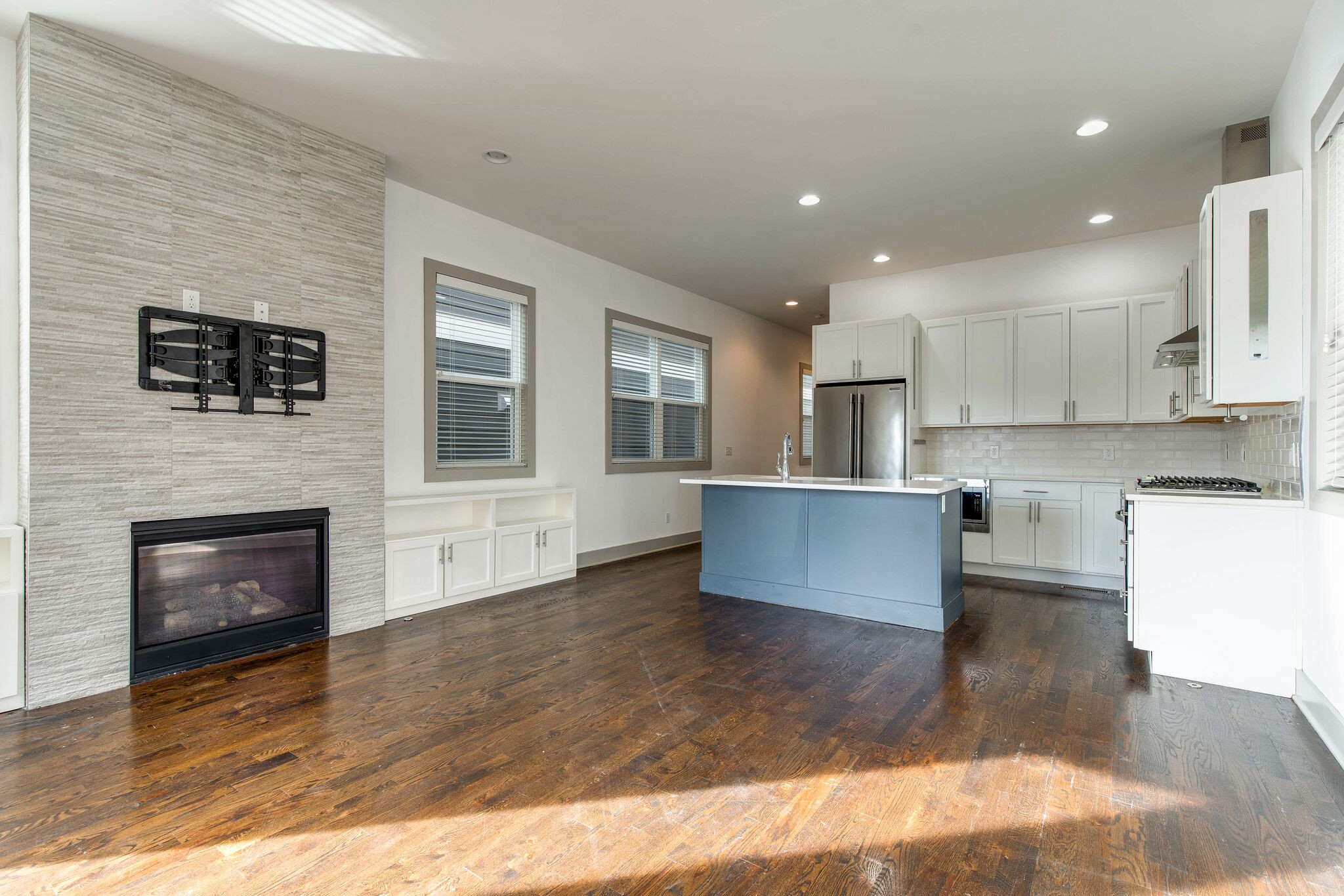 336 Vivelle Ave