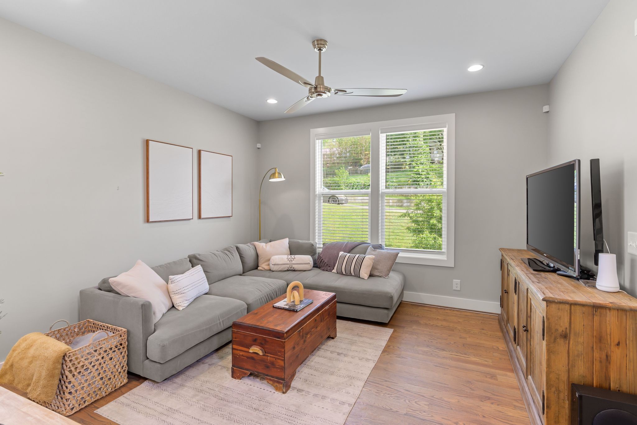 2676 Hartford Dr