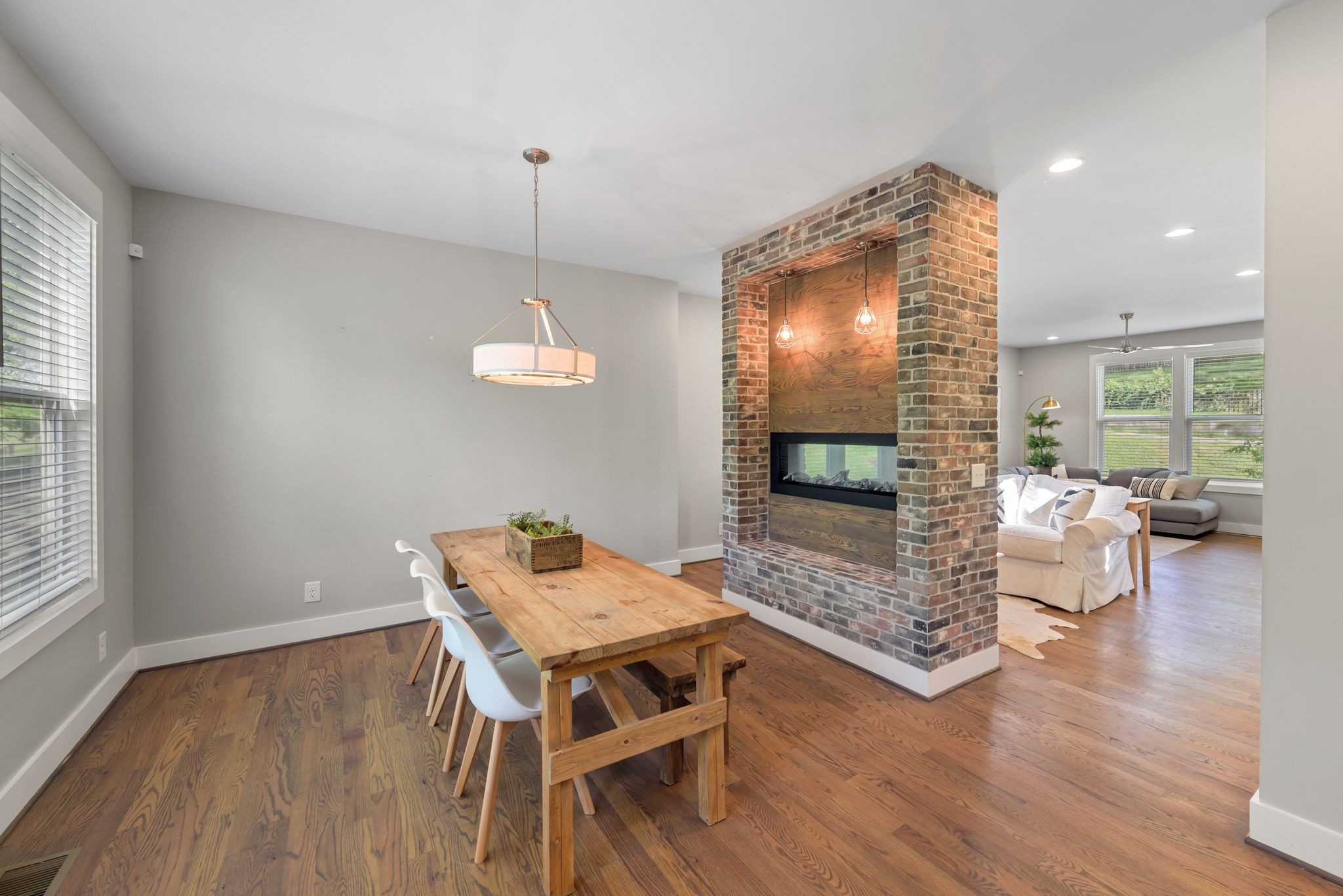 2676 Hartford Dr