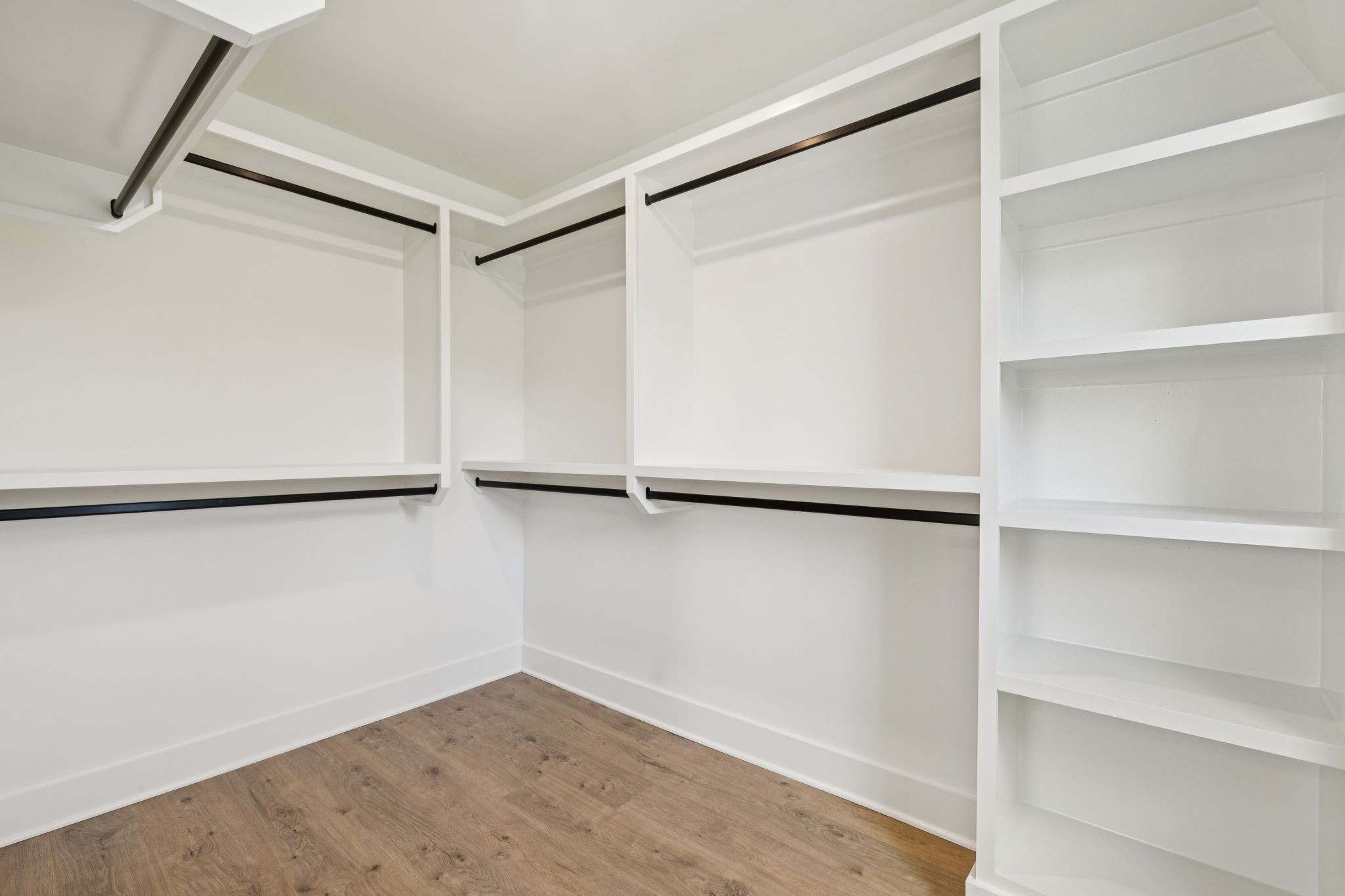 504 Edwin St Unit: 7