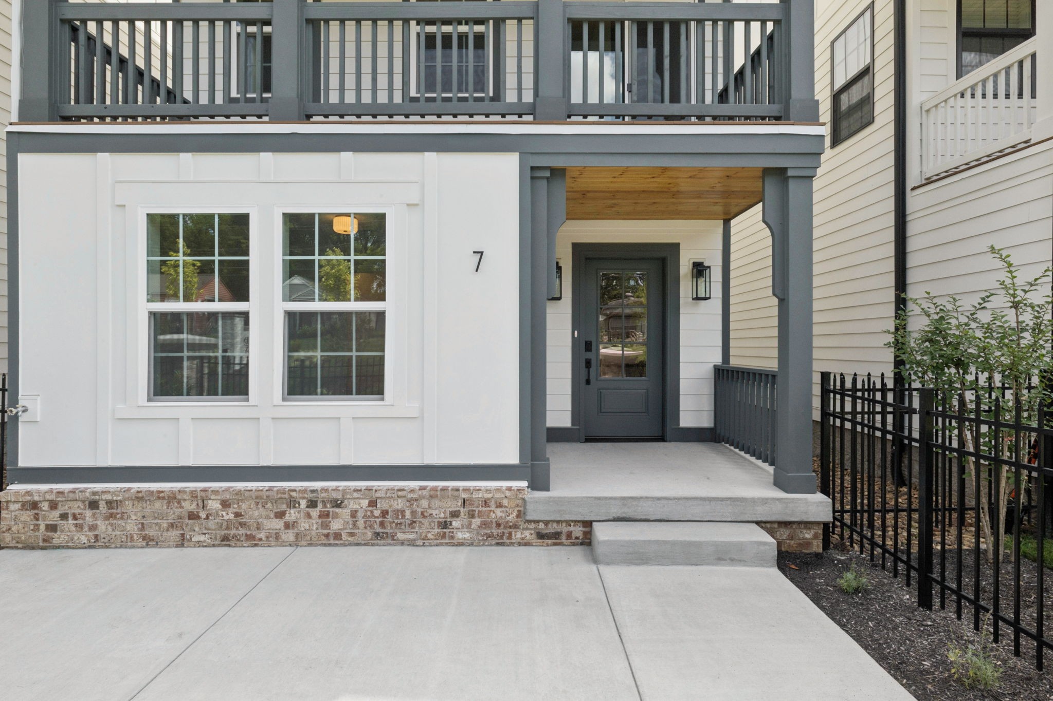 504 Edwin St Unit: 7