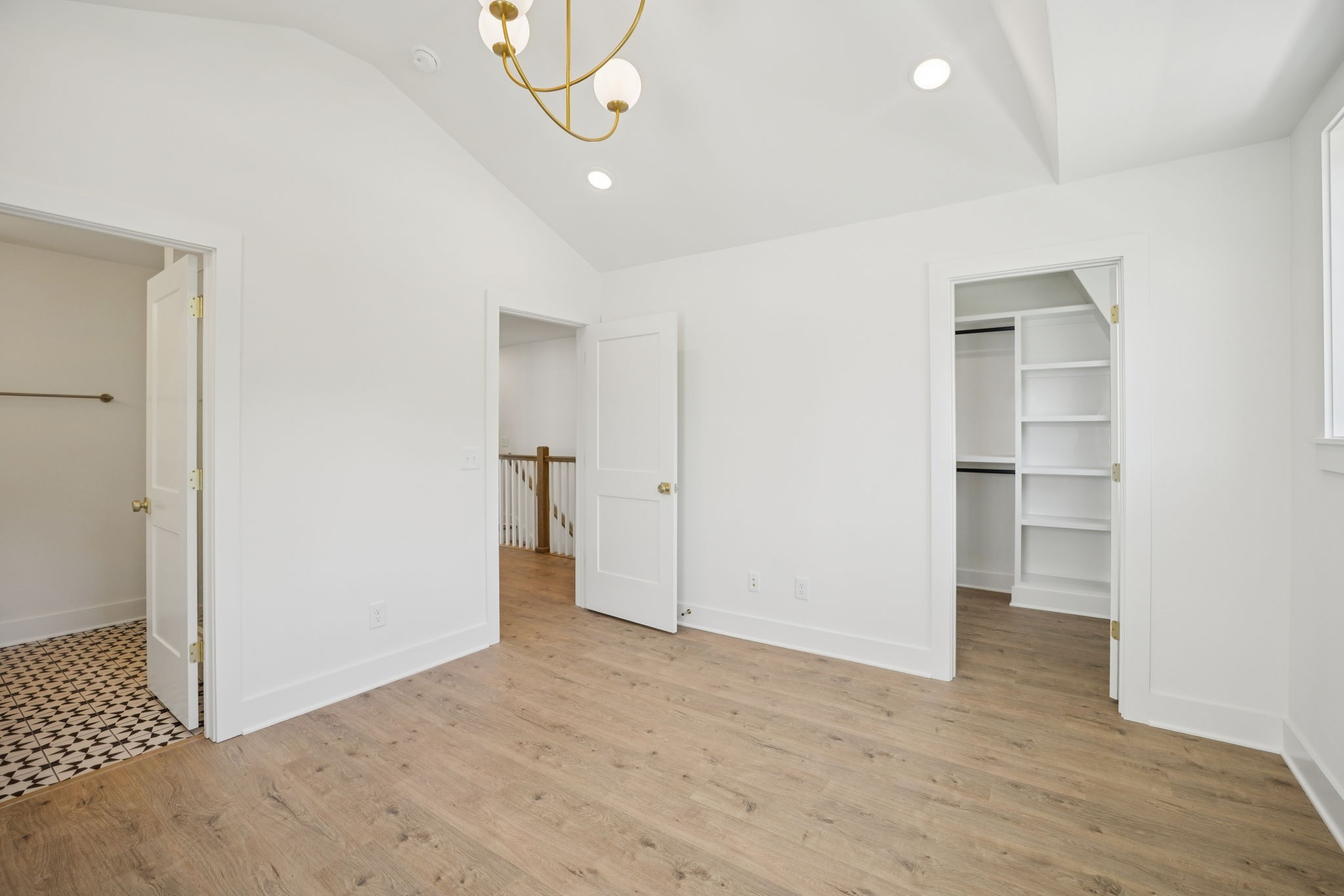 504 Edwin St Unit: 7
