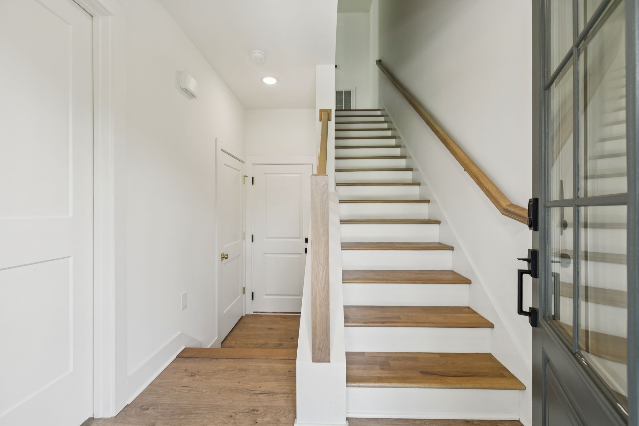 504 Edwin St Unit: 7