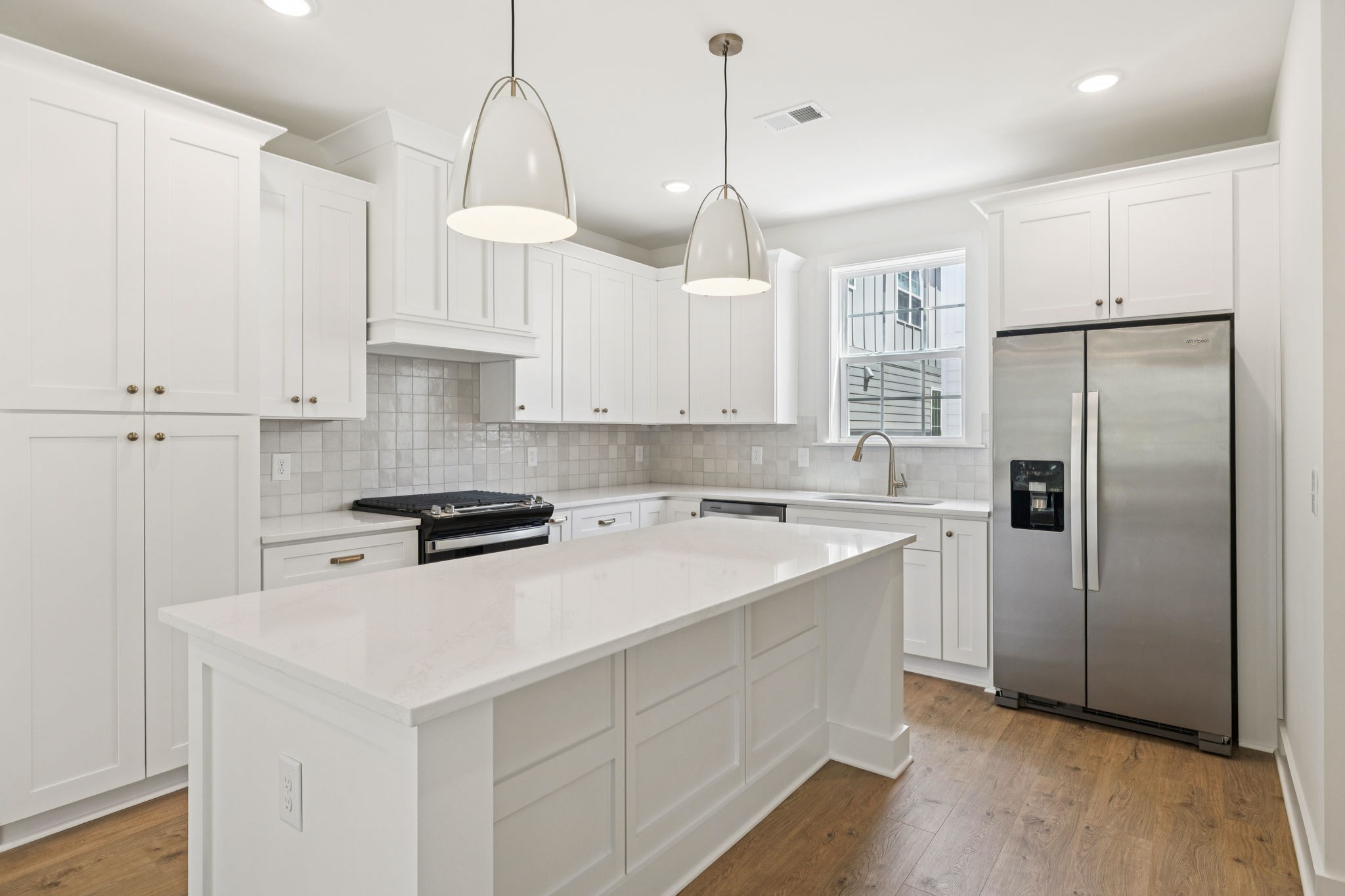 504 Edwin St Unit: 7