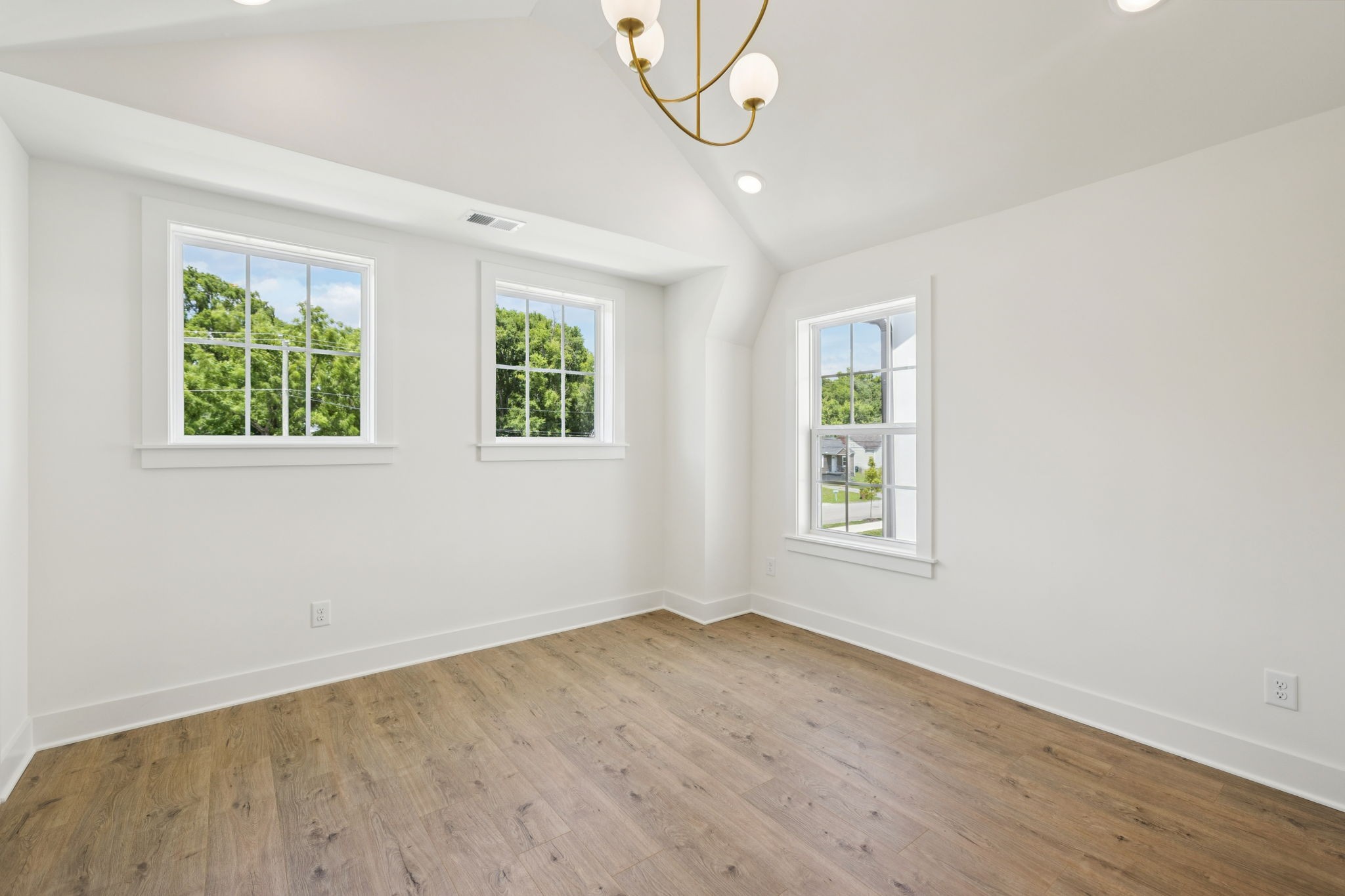 504 Edwin St Unit: 7