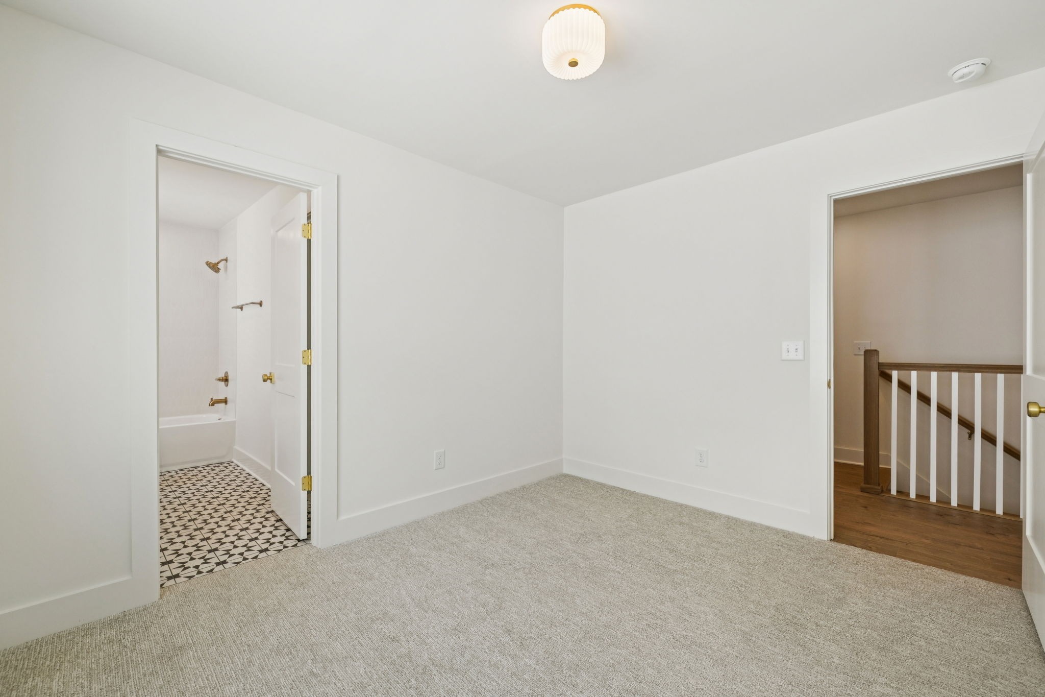 504 Edwin St Unit: 7