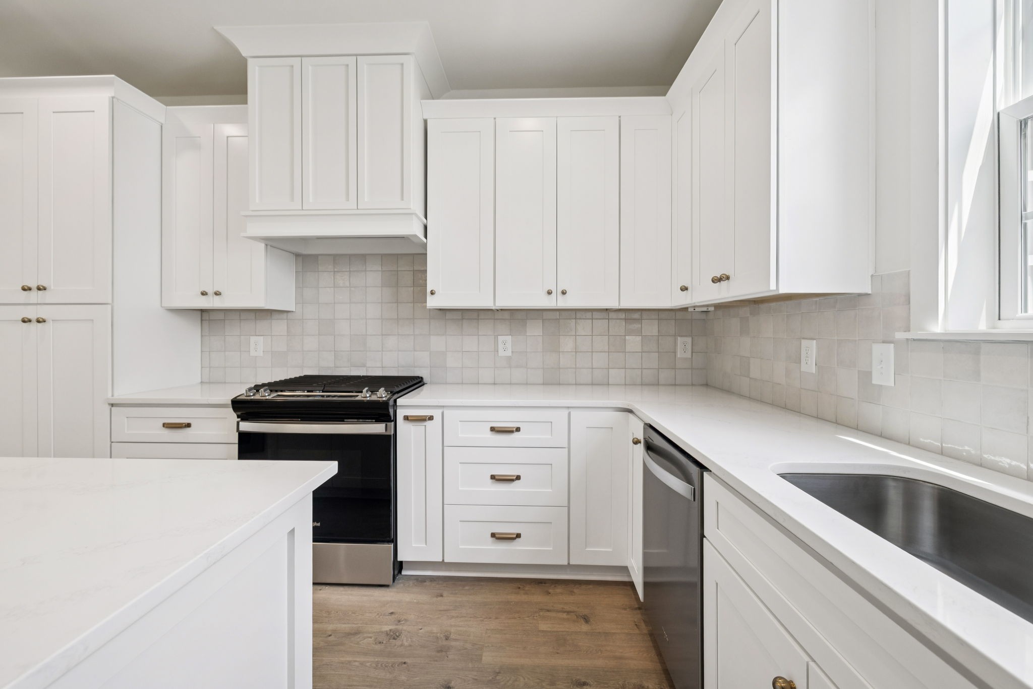 504 Edwin St Unit: 7