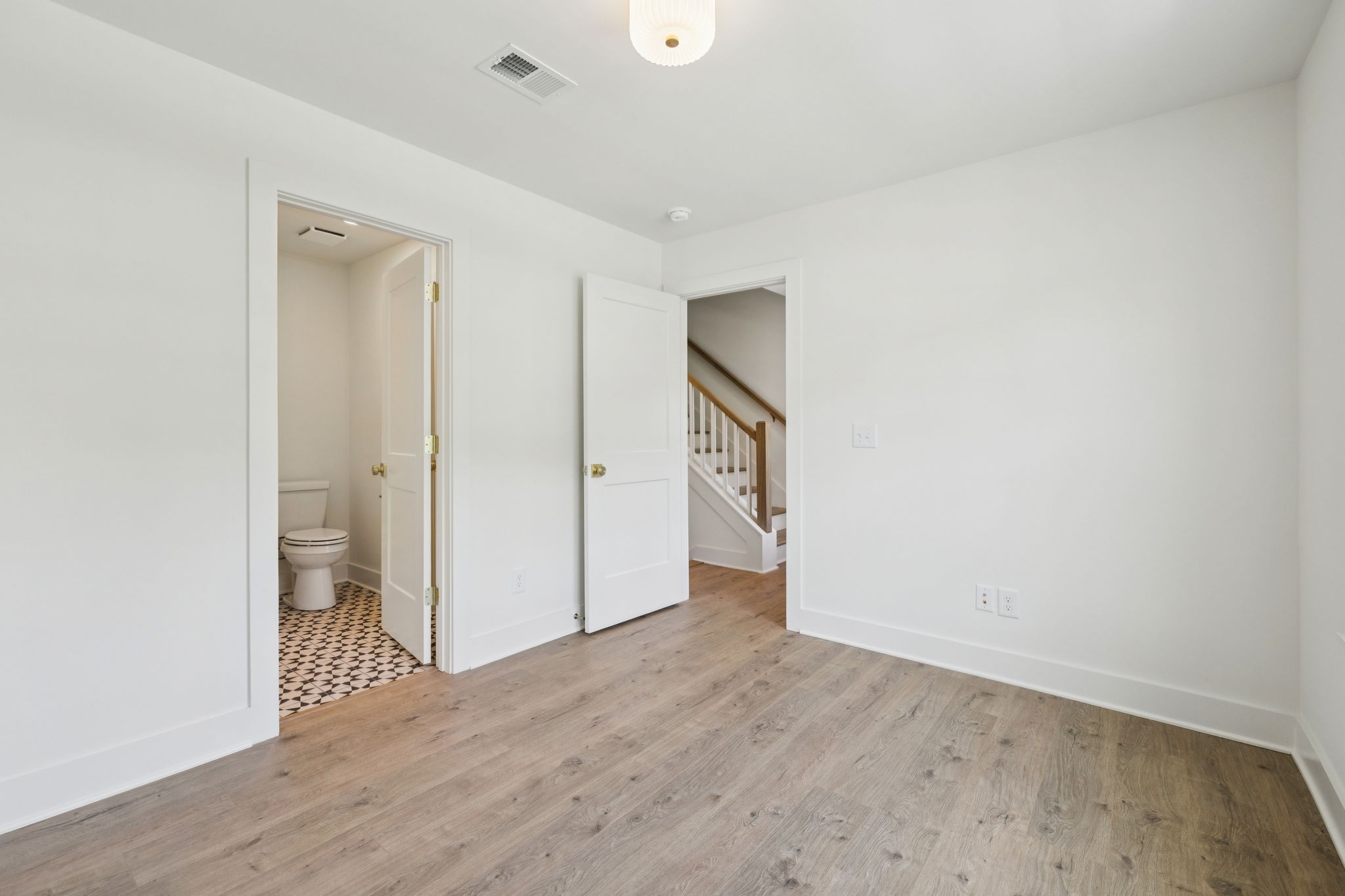 504 Edwin St Unit: 7