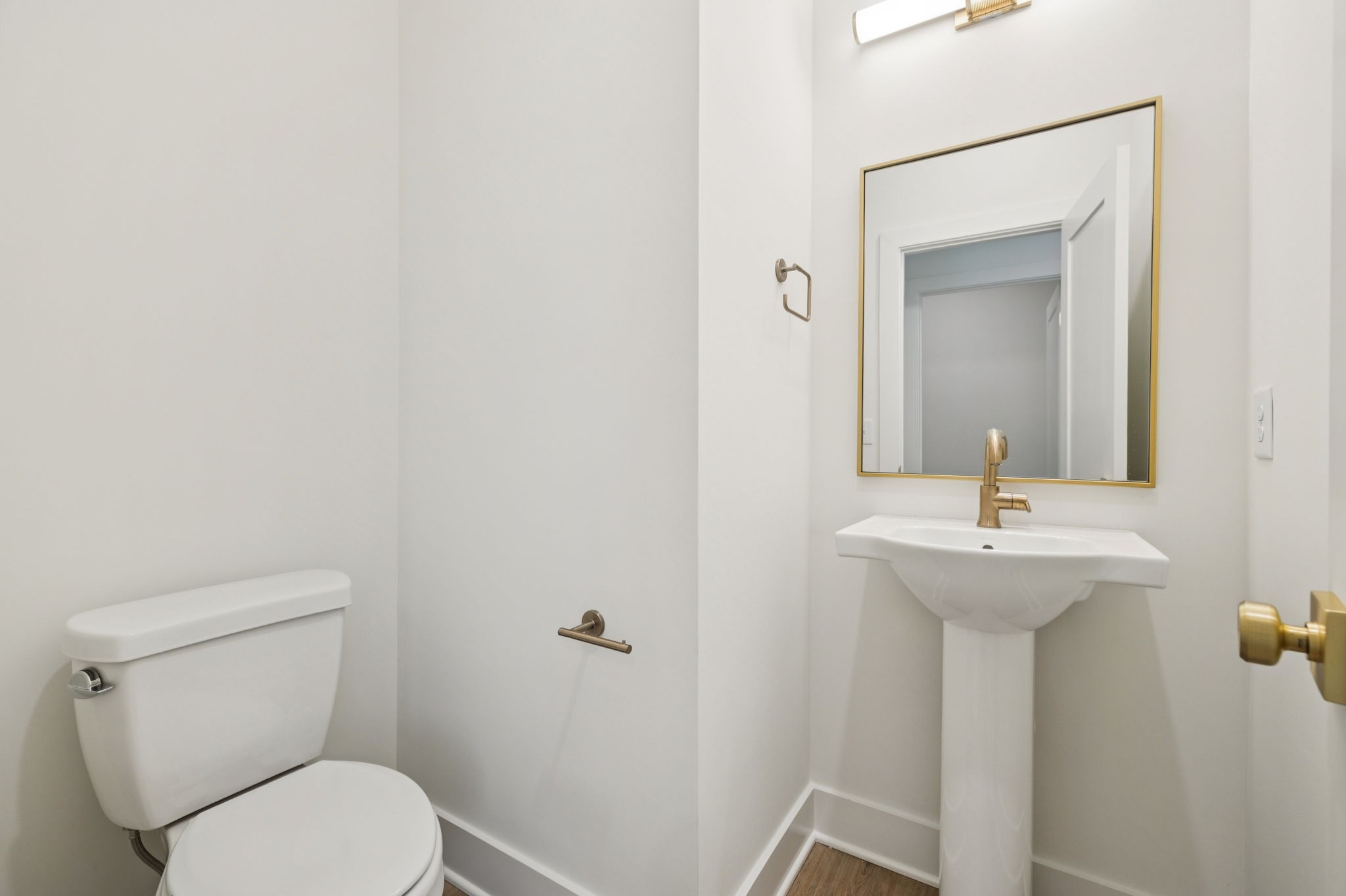 504 Edwin St Unit: 7