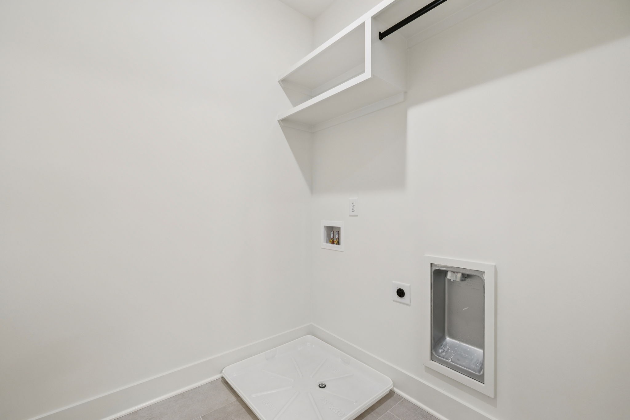 504 Edwin St Unit: 7