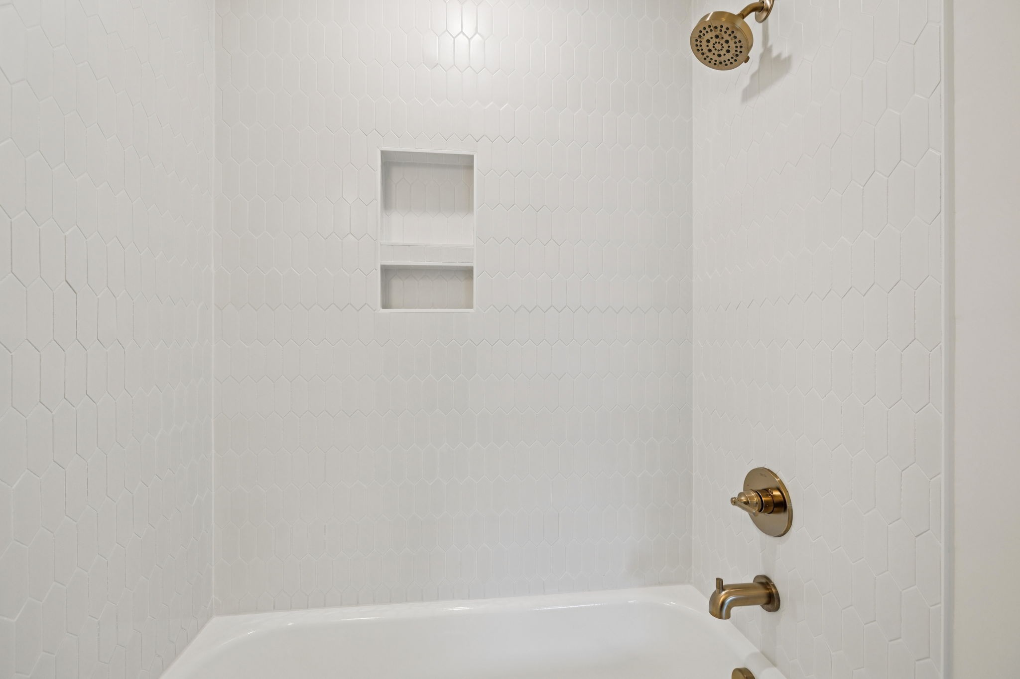 504 Edwin St Unit: 7