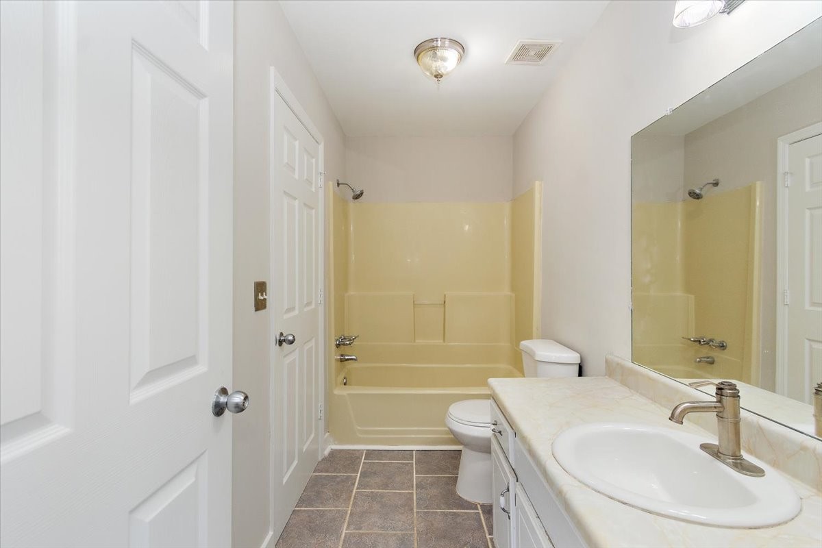 611 Cedar Bend Ln