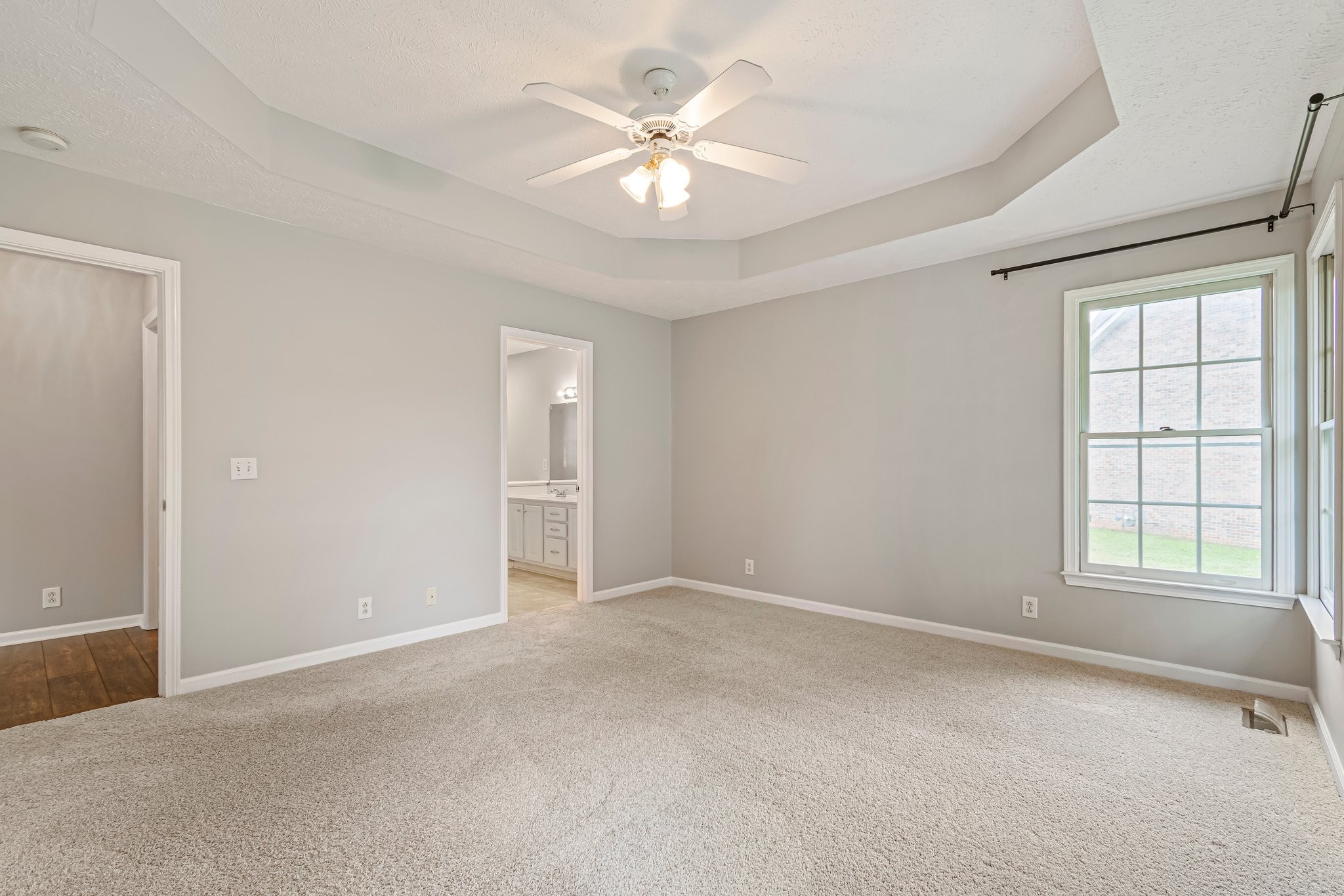2415 Franklin Ln