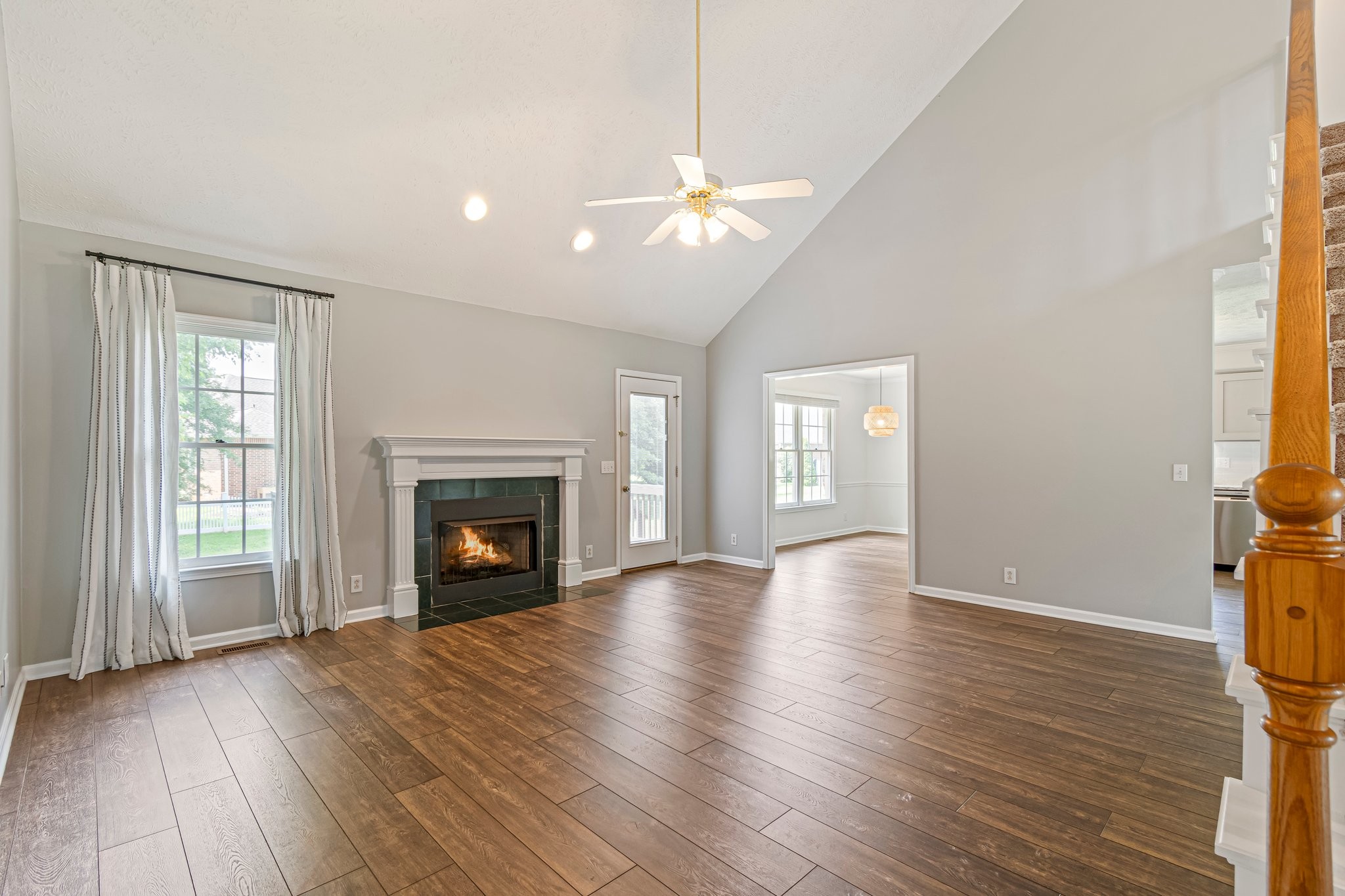 2415 Franklin Ln