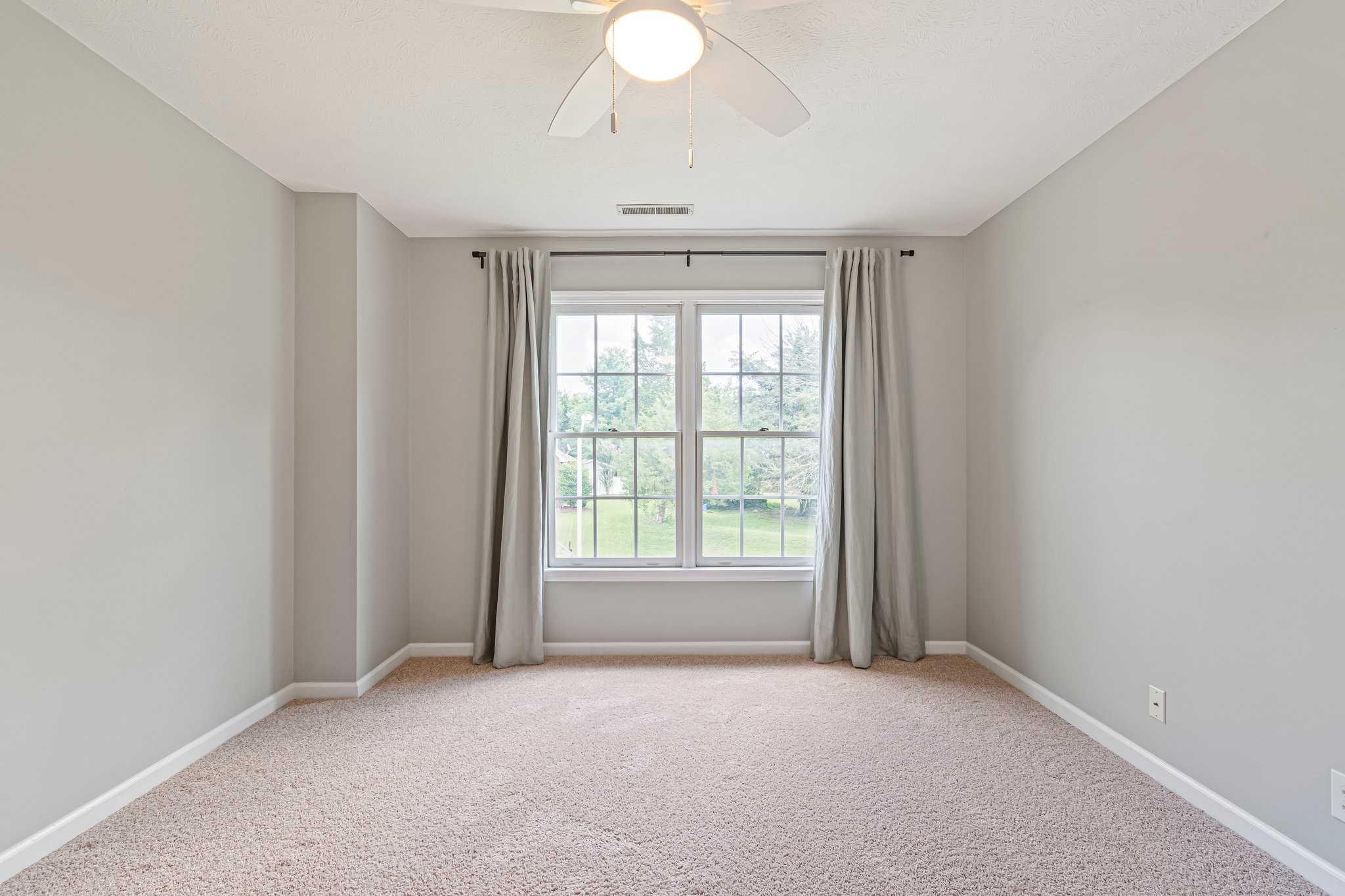 2415 Franklin Ln