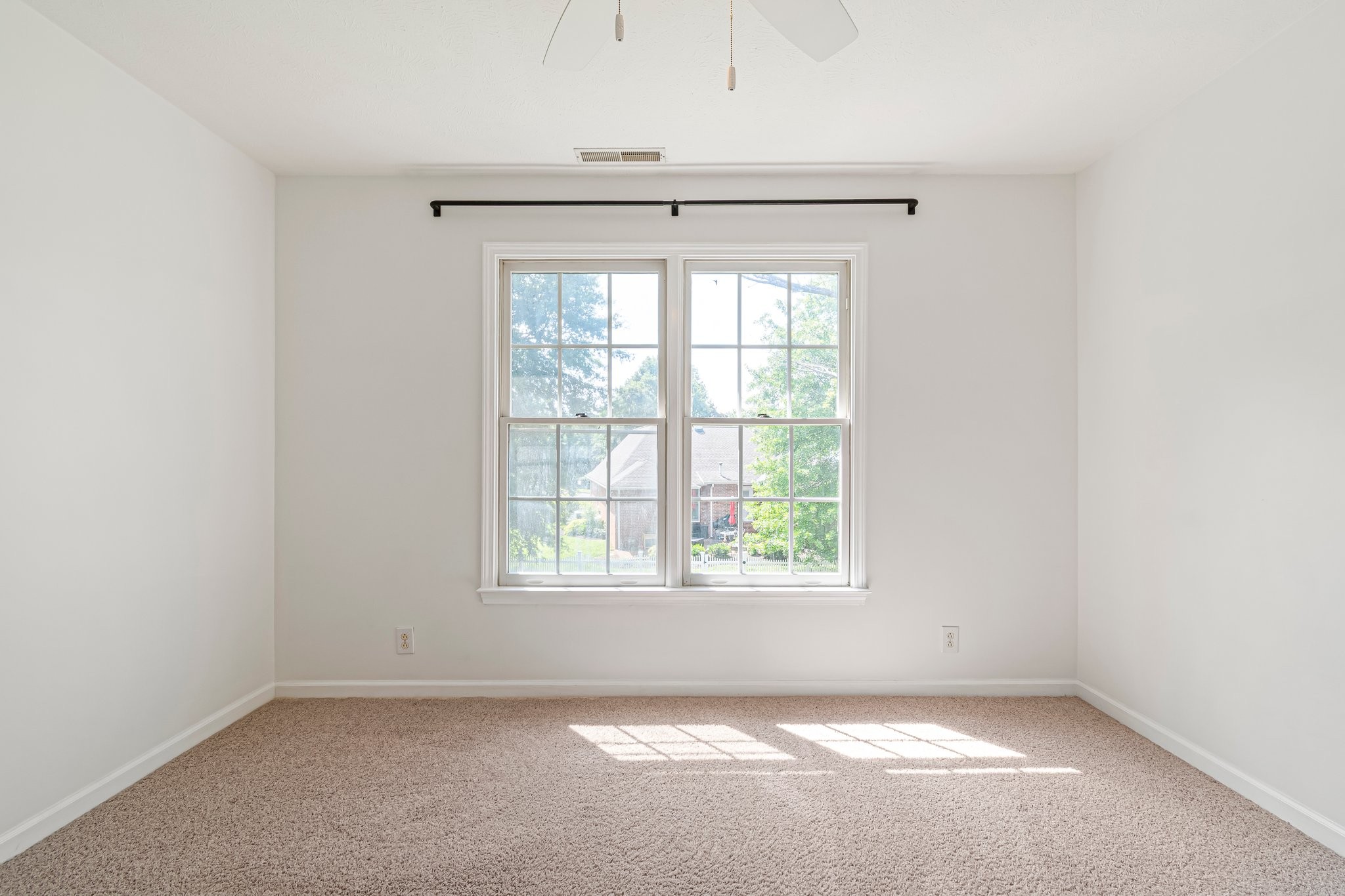 2415 Franklin Ln