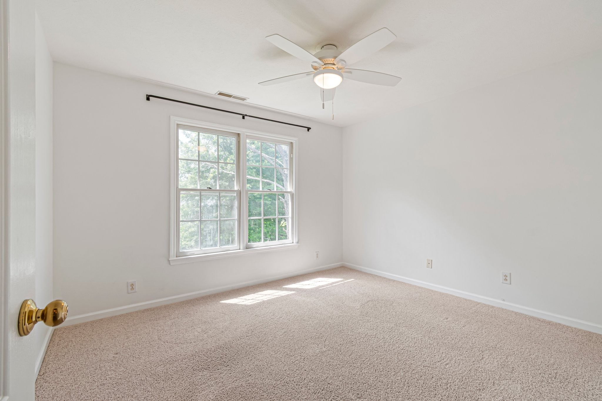 2415 Franklin Ln