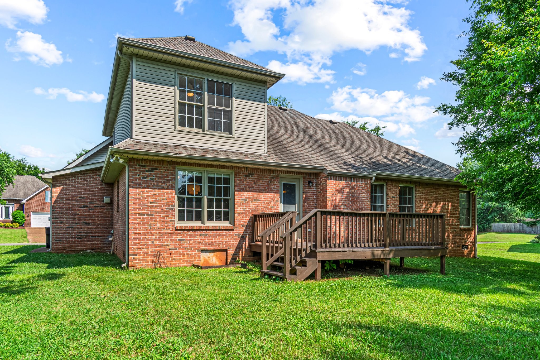 2415 Franklin Ln