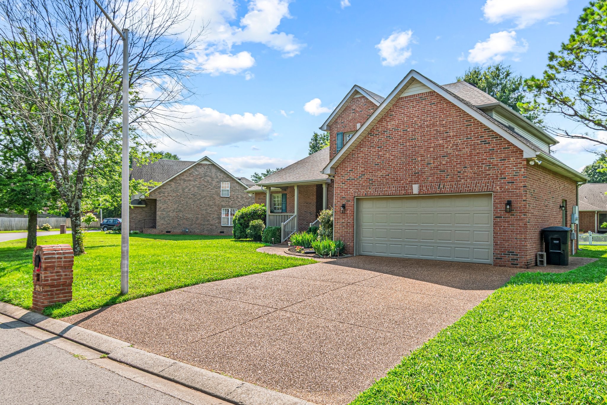 2415 Franklin Ln