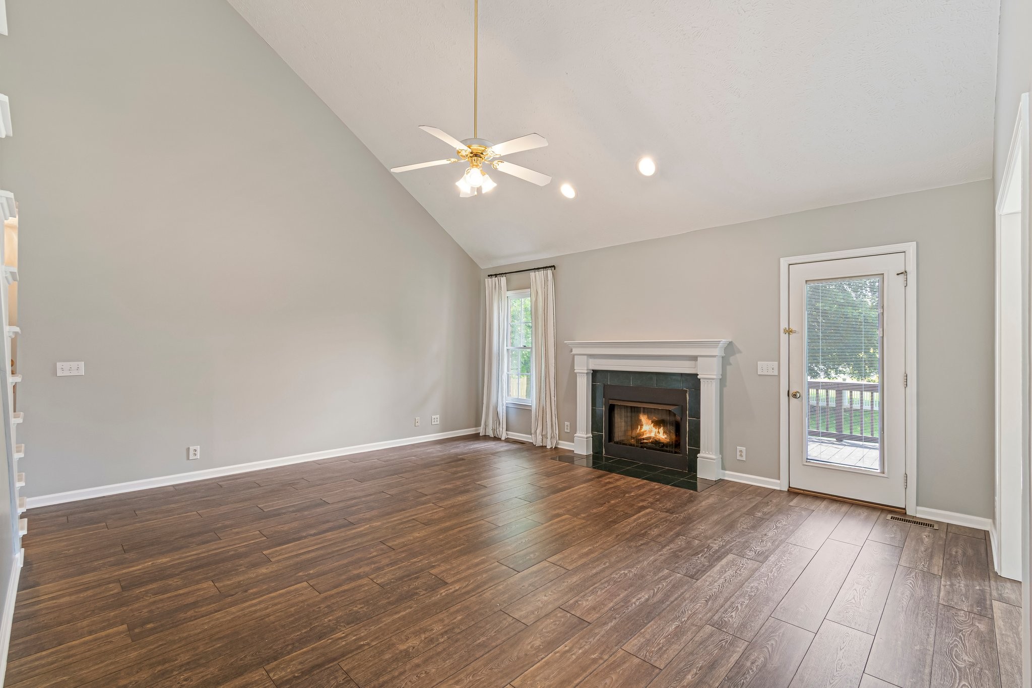 2415 Franklin Ln