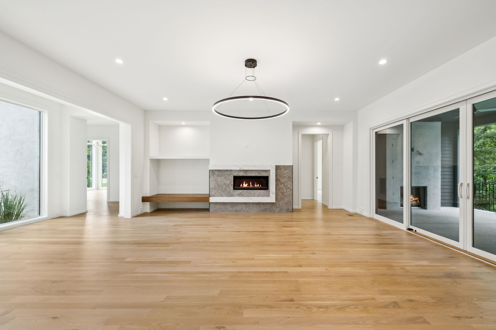 4045 Outer Drive