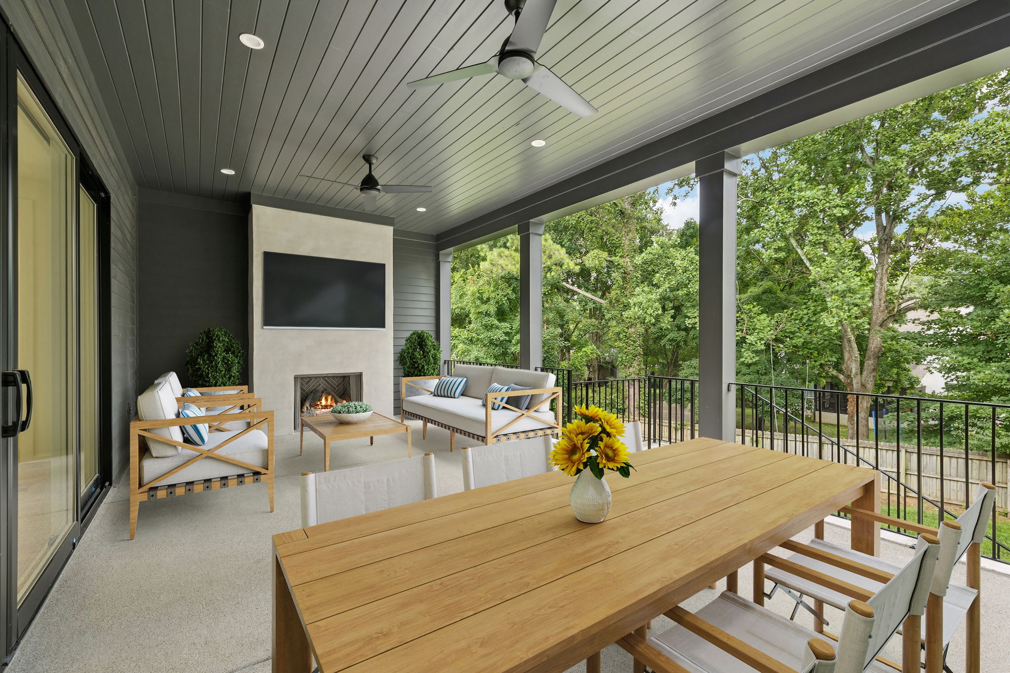 4045 Outer Drive