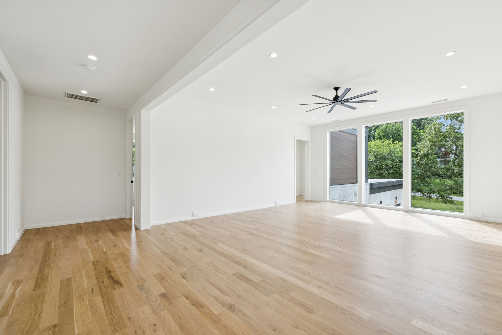4045 Outer Drive
